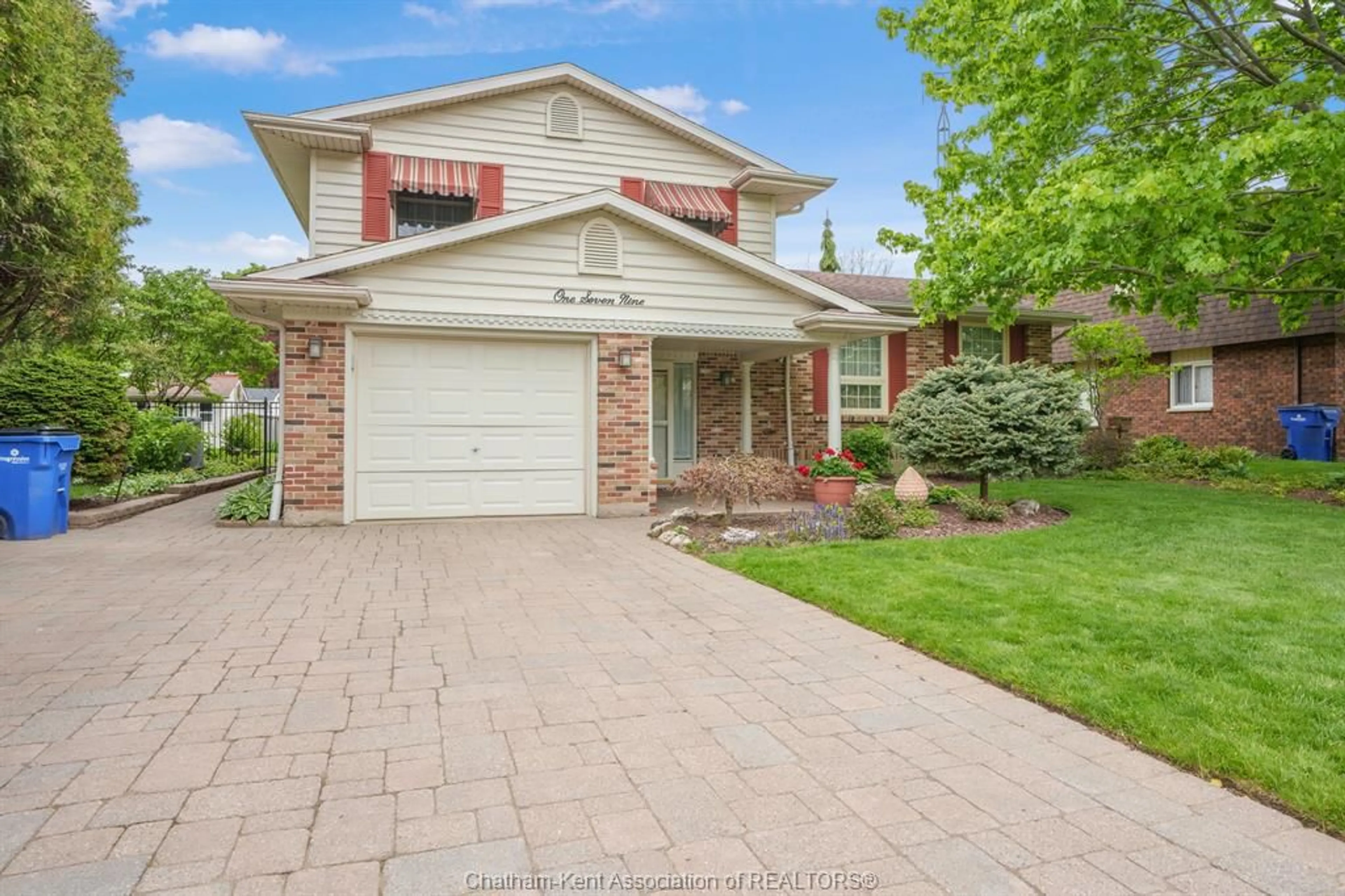 Home with brick exterior material, street for 179 Chippewa Dr, Chatham Ontario N7M 2B3