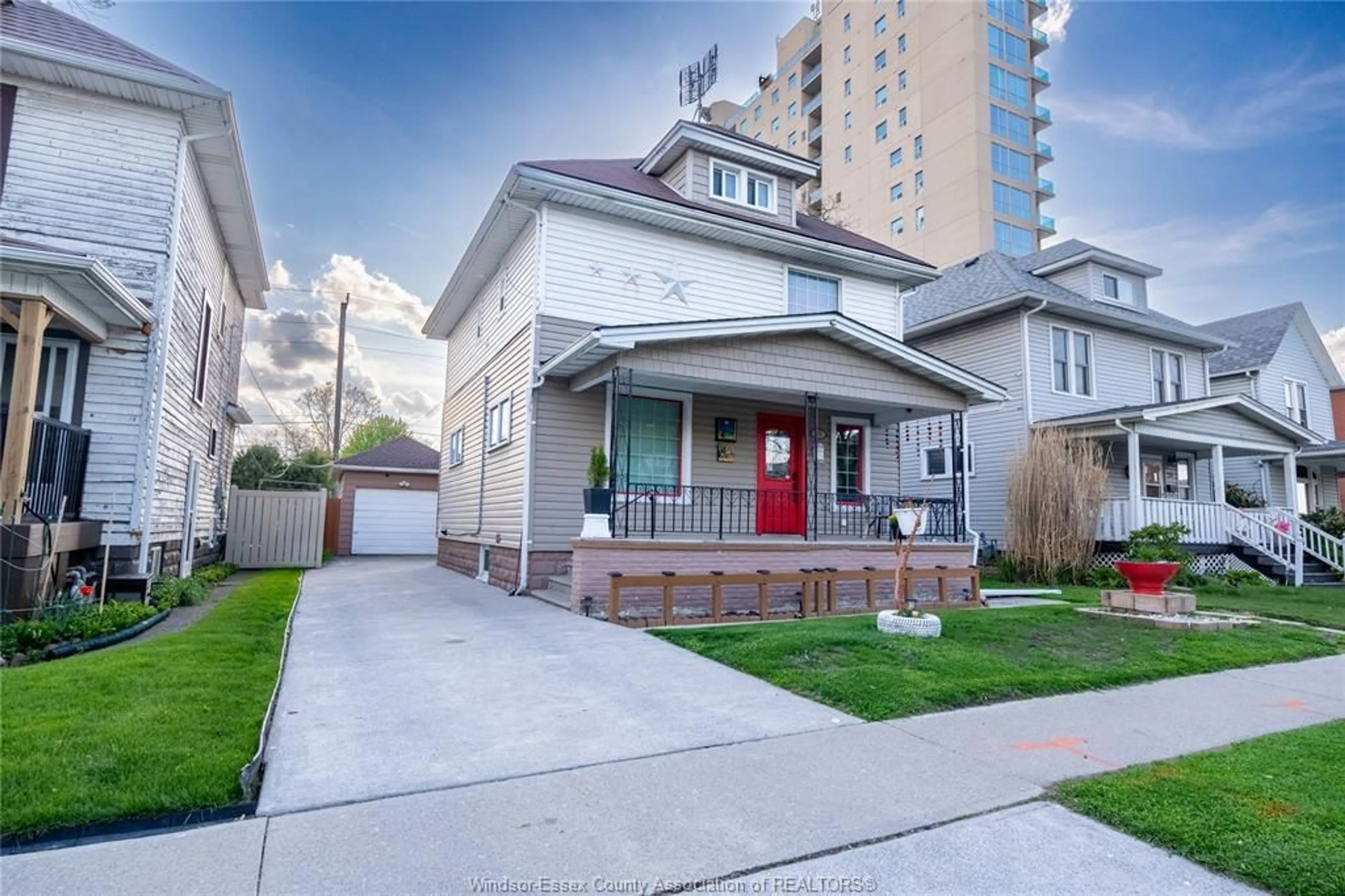 Unknown for 135 ELM, Windsor Ontario N9A 5G9