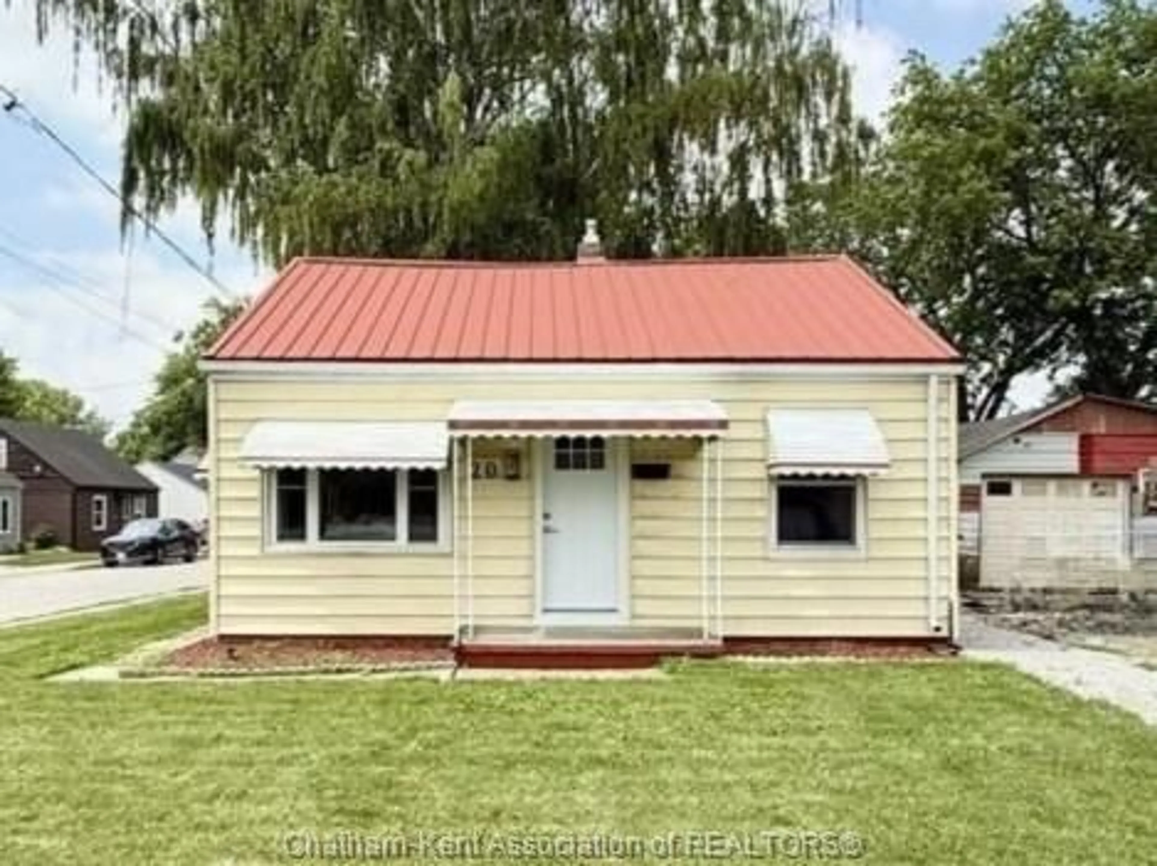 Shed for 20 MCNAUGHTON Ave, Wallaceburg Ontario N8A 1R8