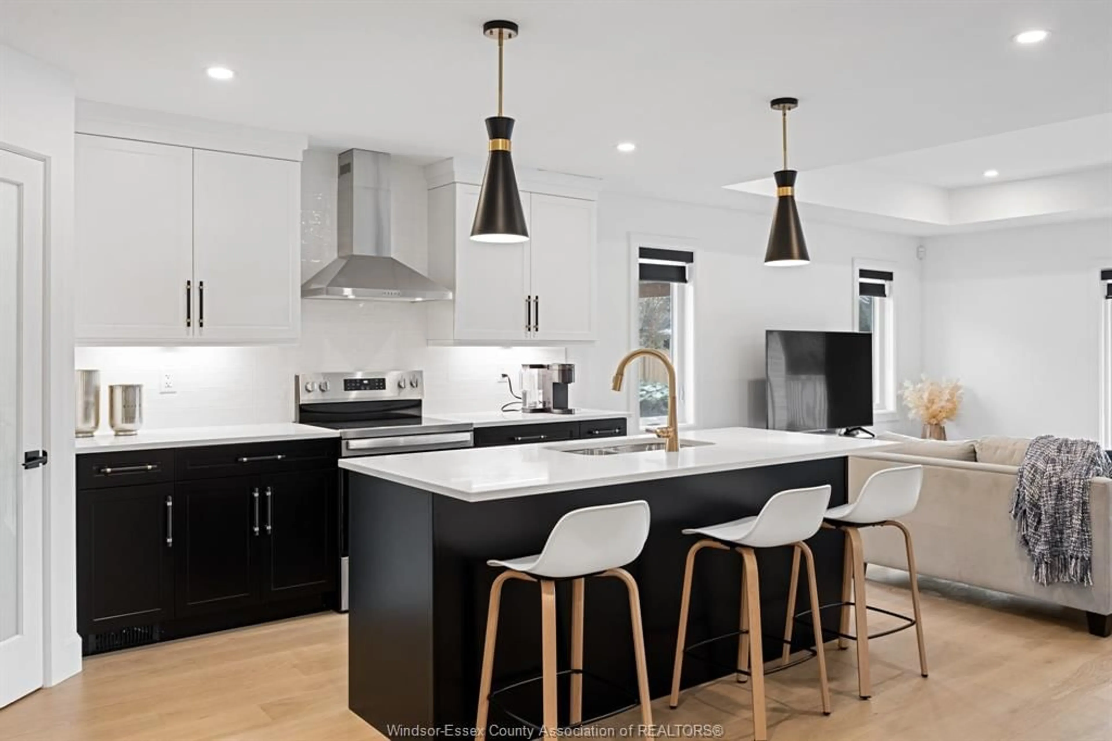 Contemporary kitchen, unknown for 450 JOLLY, LaSalle Ontario N9J 0E7