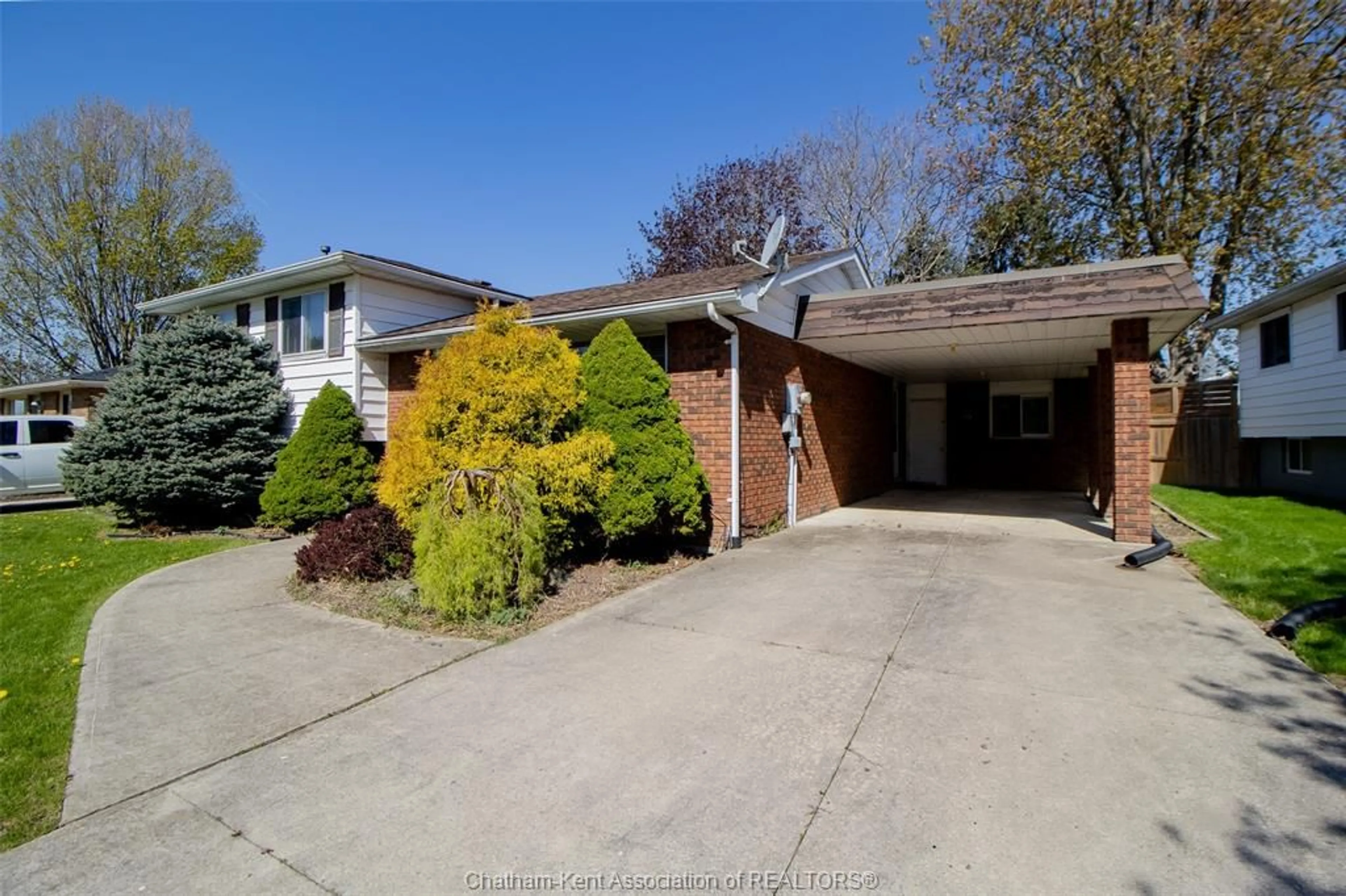 Unknown for 96 Baxter St, Wallaceburg Ontario N8A 4Y5