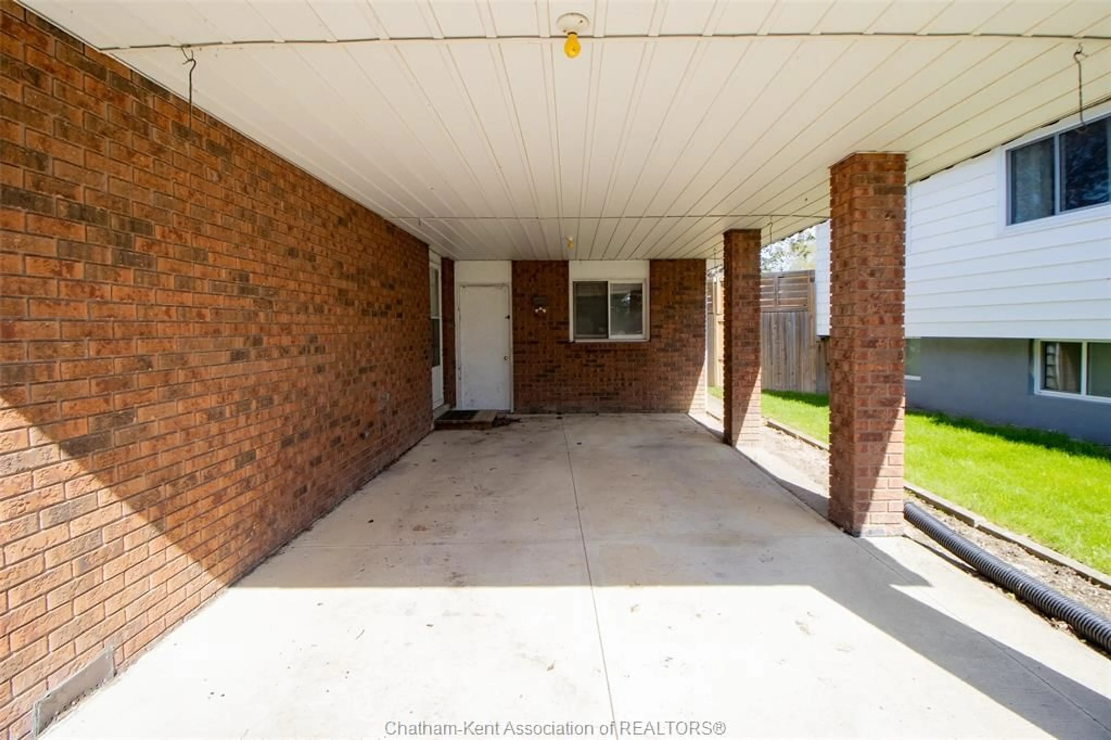 Unknown for 96 Baxter St, Wallaceburg Ontario N8A 4Y5