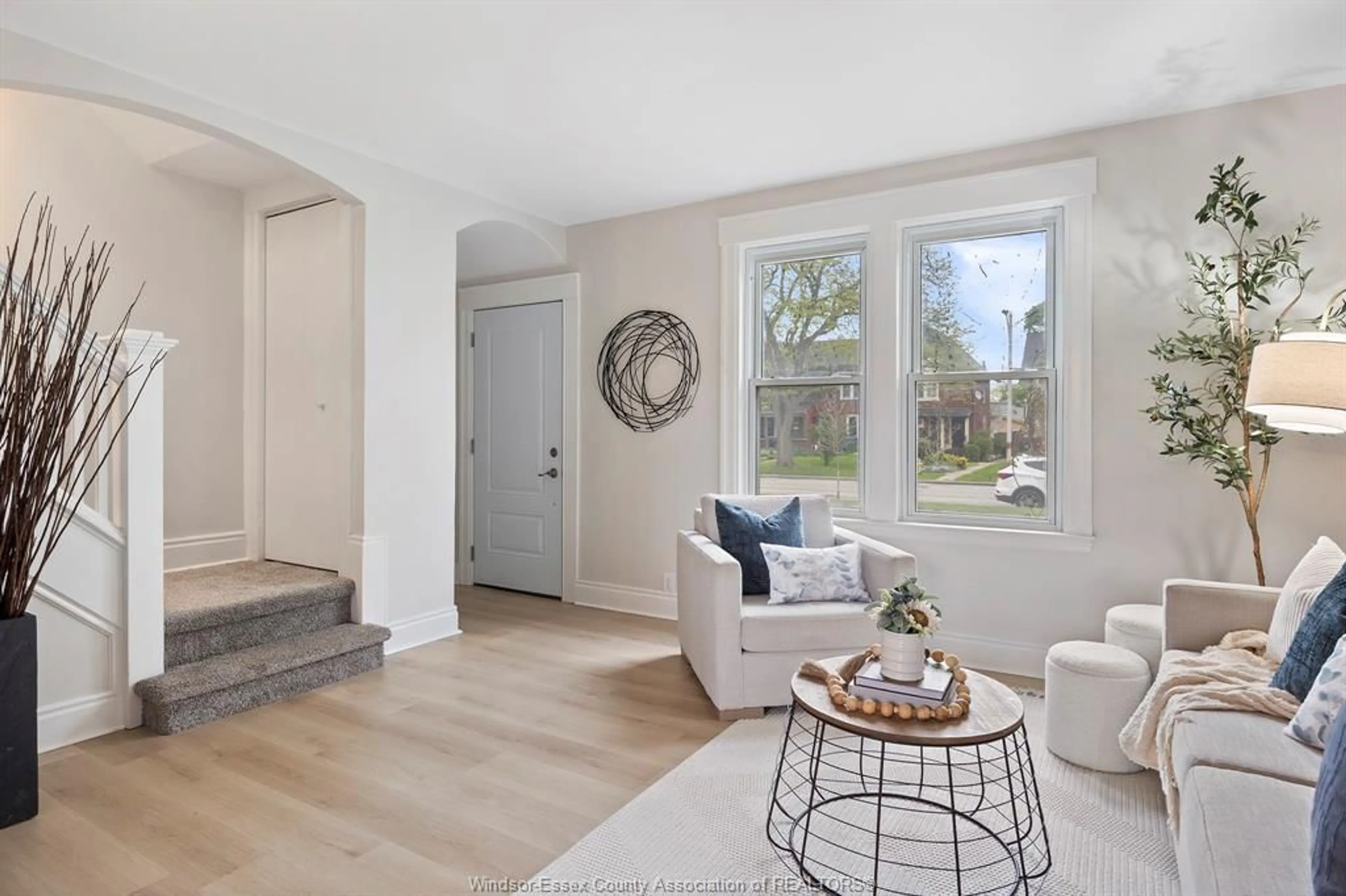 Unknown for 1275 Monmouth, Windsor Ontario N8Y 3M2