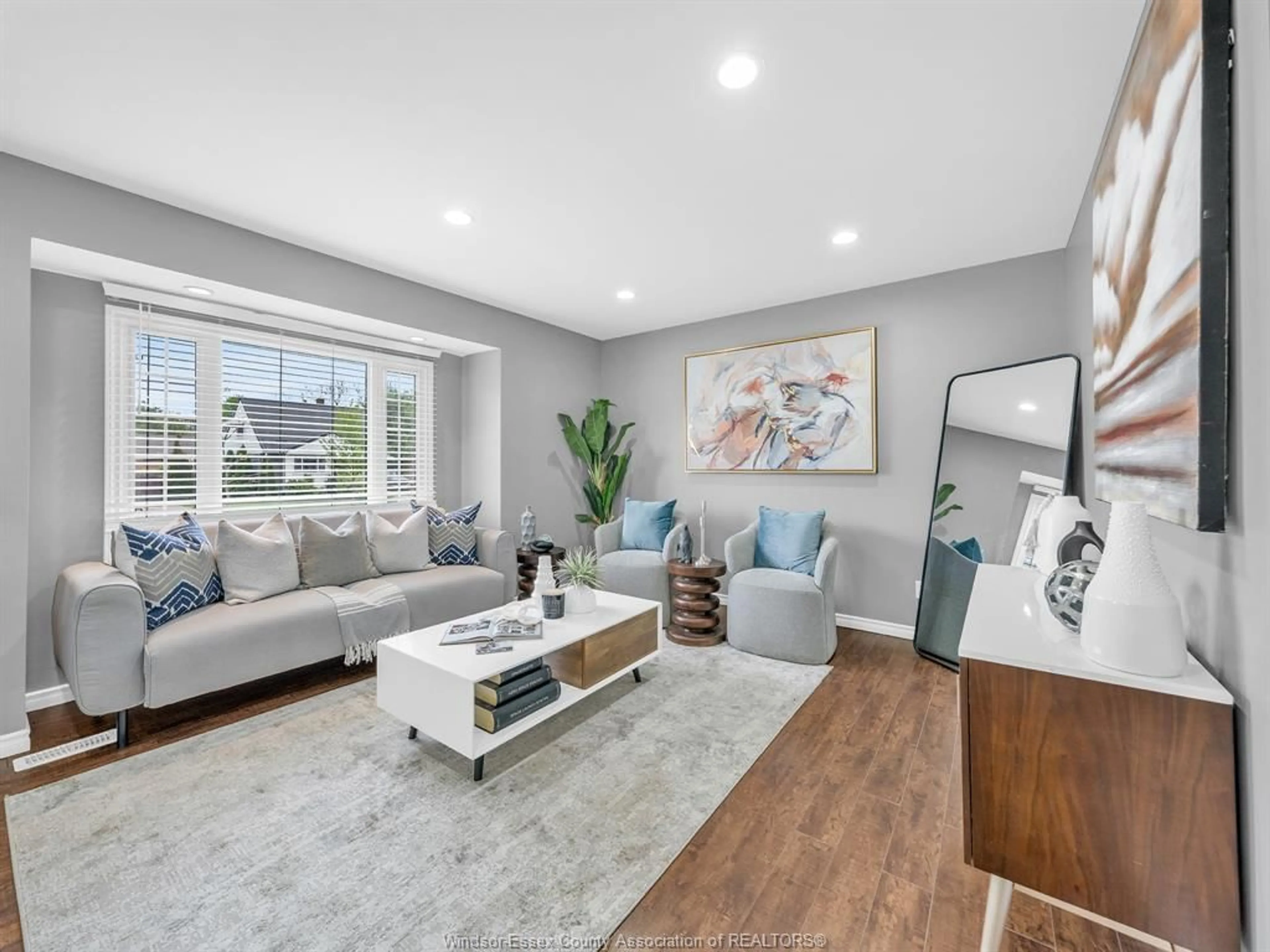 Living room with furniture, unknown for 1633 OLIVE, Windsor Ontario N8Y 4M8