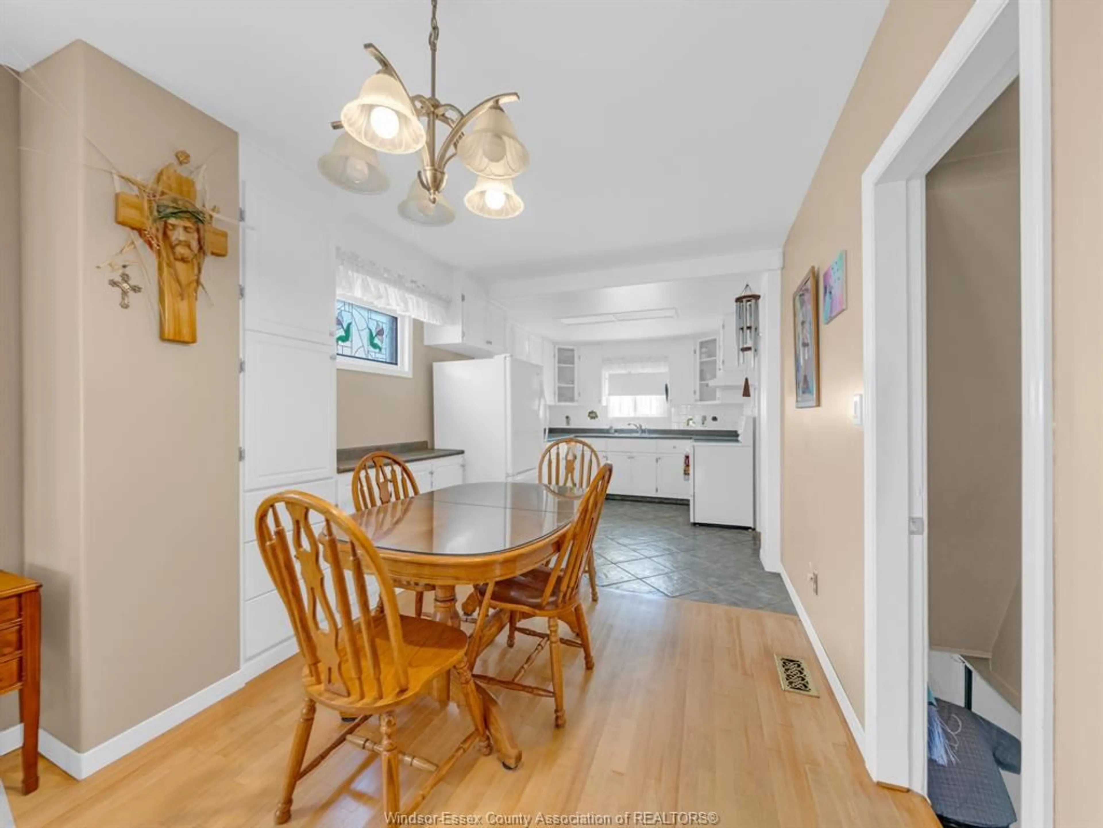 Dining room, wood/laminate floor for 1488 PIERRE Ave, Windsor Ontario N8X 4P3