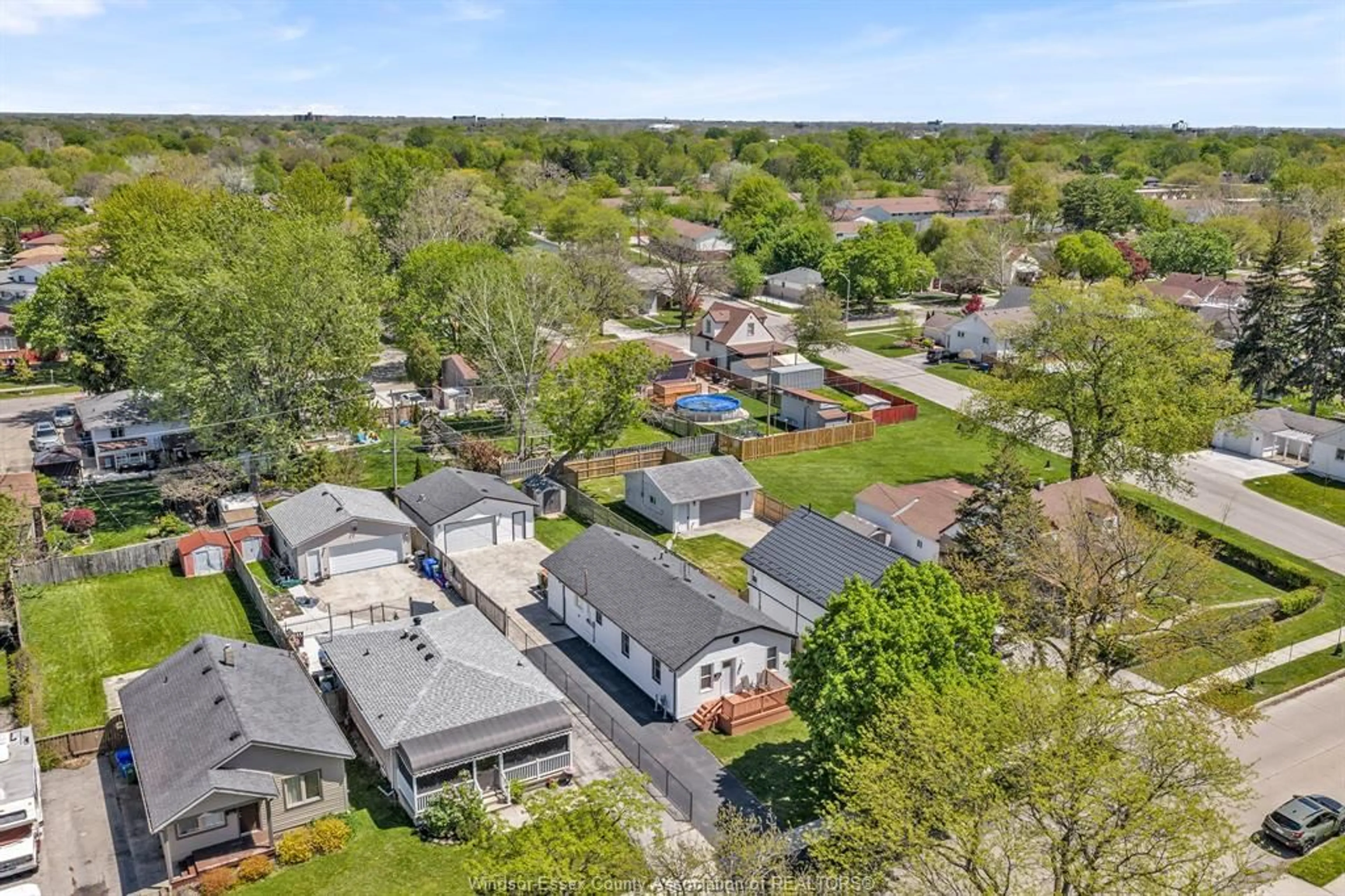 A pic from outside/outdoor area/front of a property/back of a property/a pic from drone, street for 1588 BUCKINGHAM, Windsor Ontario N8T 2A4