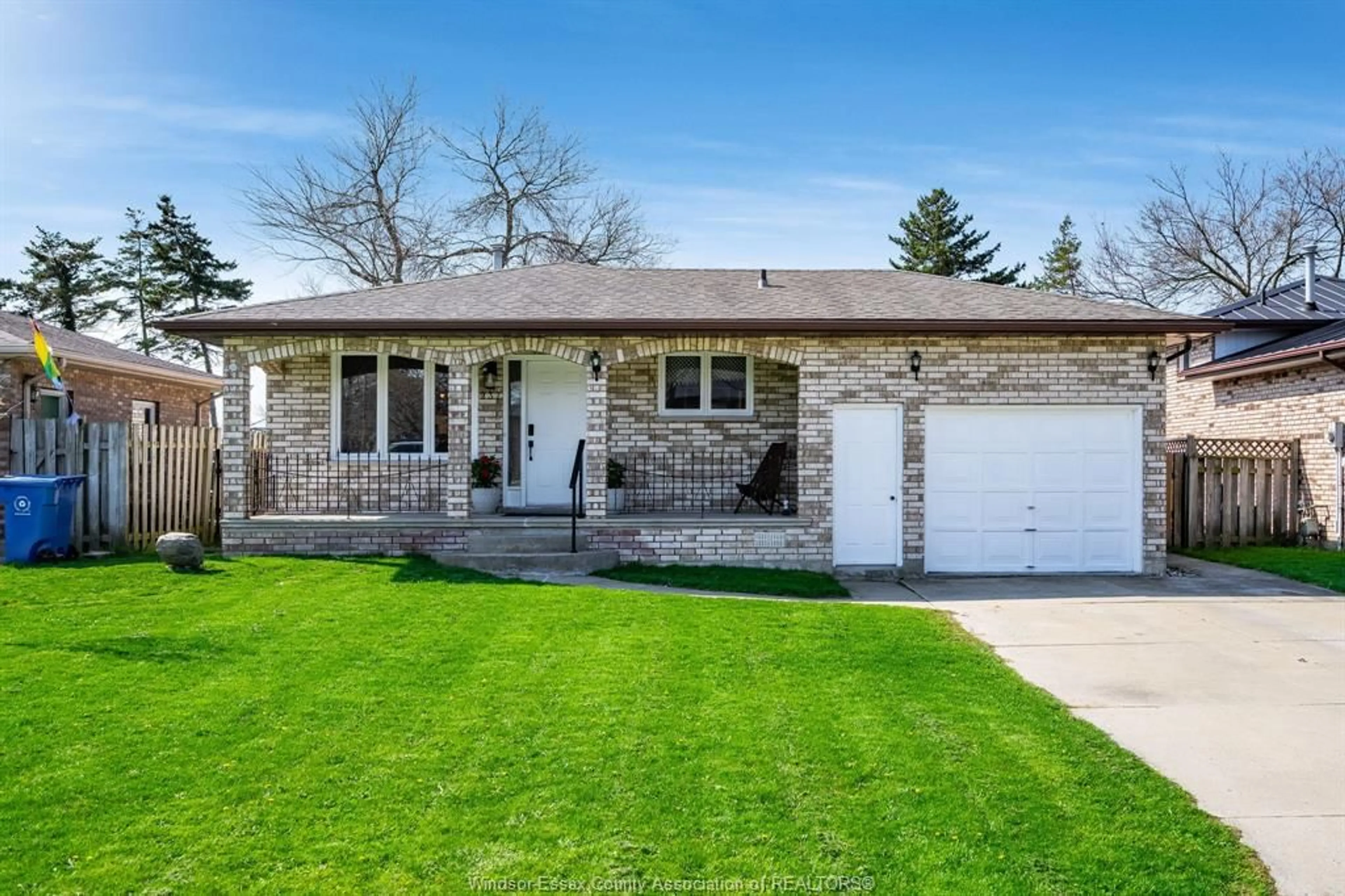 Home with brick exterior material, street for 237 Murray St, Kingsville Ontario N9Y 3R7
