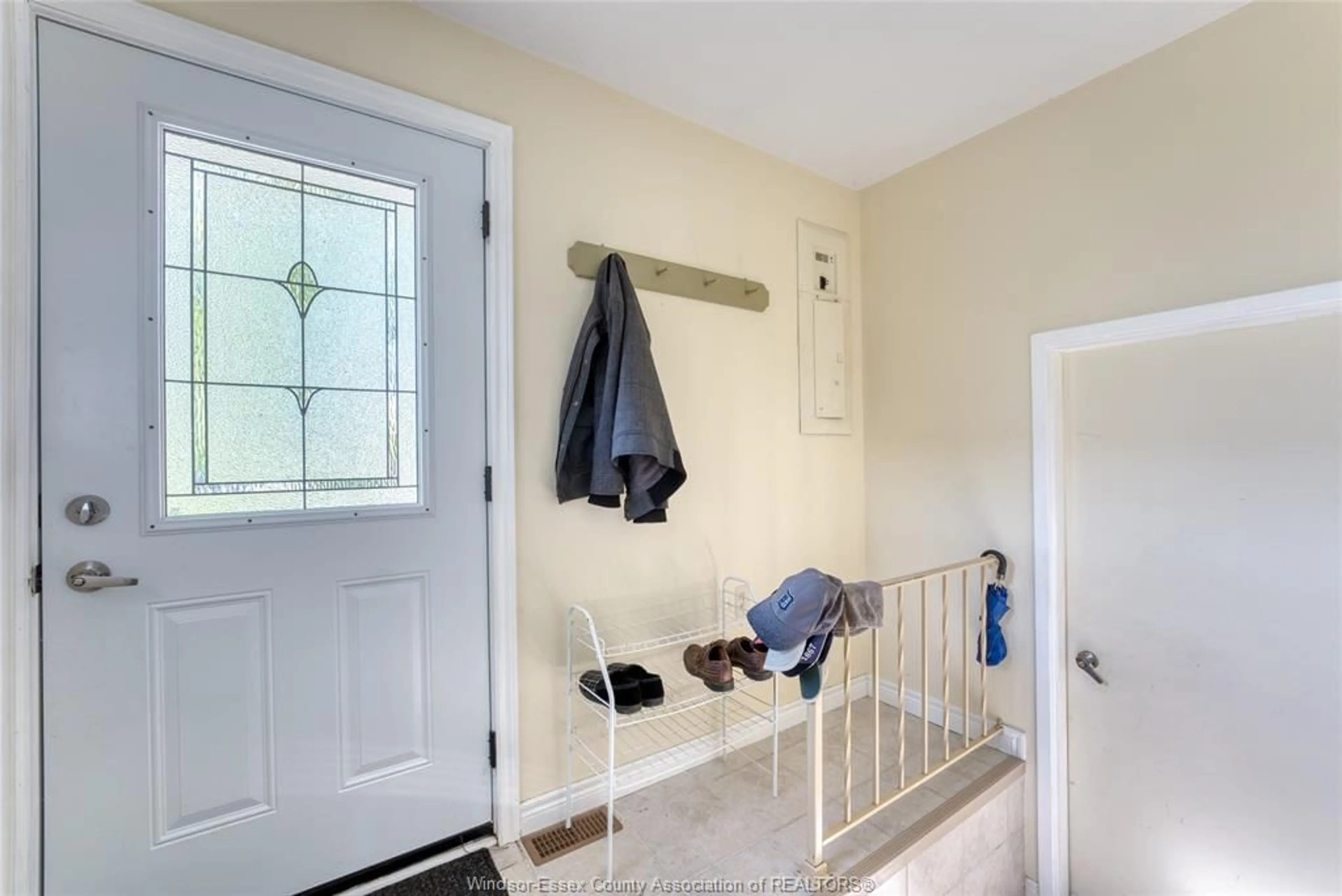 Indoor entryway for 12320 LAFORET BEACH, Stoney Point Ontario N0R 1N0