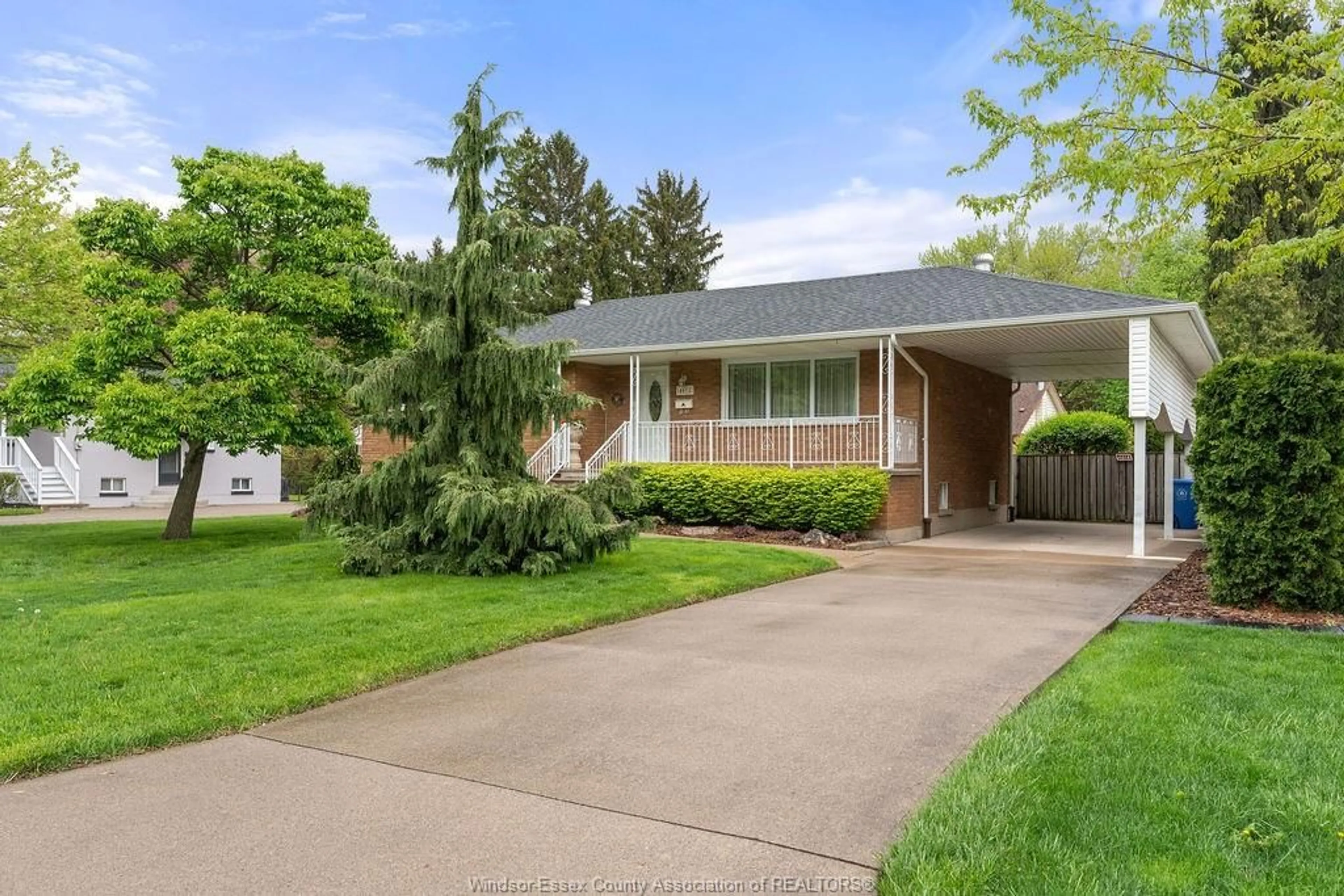Home with brick exterior material, street for 4018 Casgrain, Windsor Ontario N9G 2A5