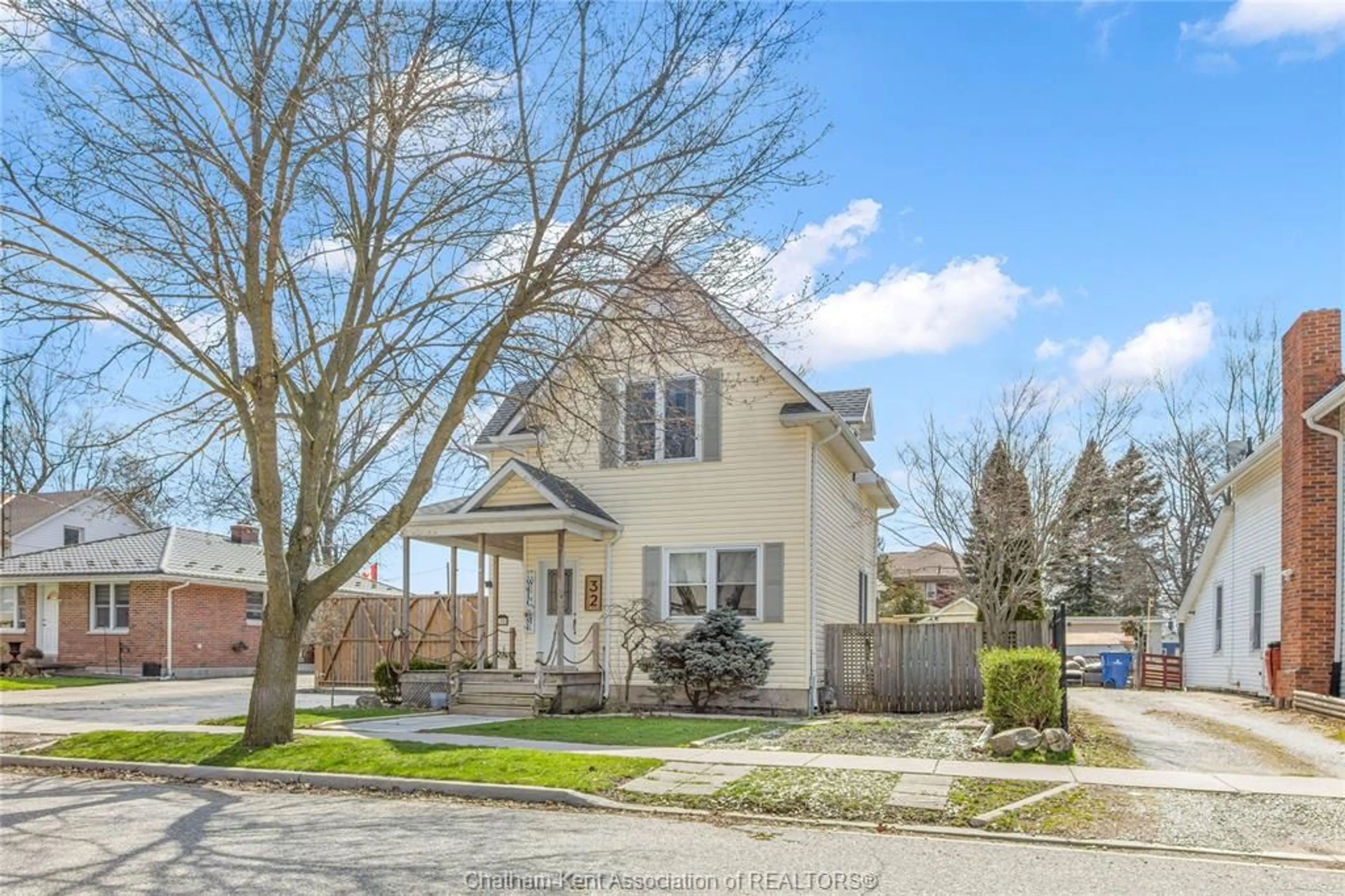 A pic from outside/outdoor area/front of a property/back of a property/a pic from drone, street for 32 HALL St, Blenheim Ontario N0P 1A0