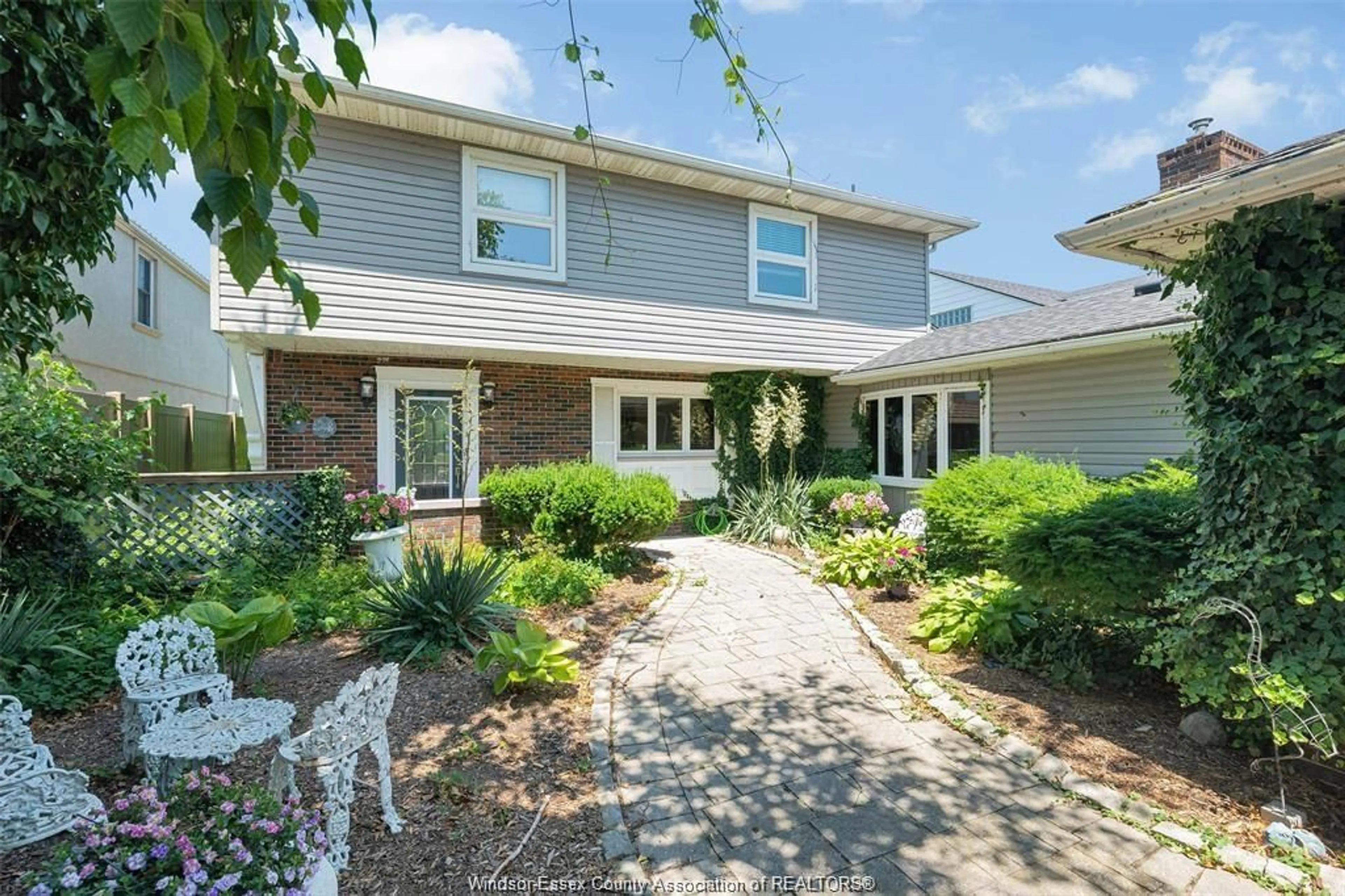 Unknown for 11830 RIVERSIDE Dr, Windsor Ontario N8P 1A6