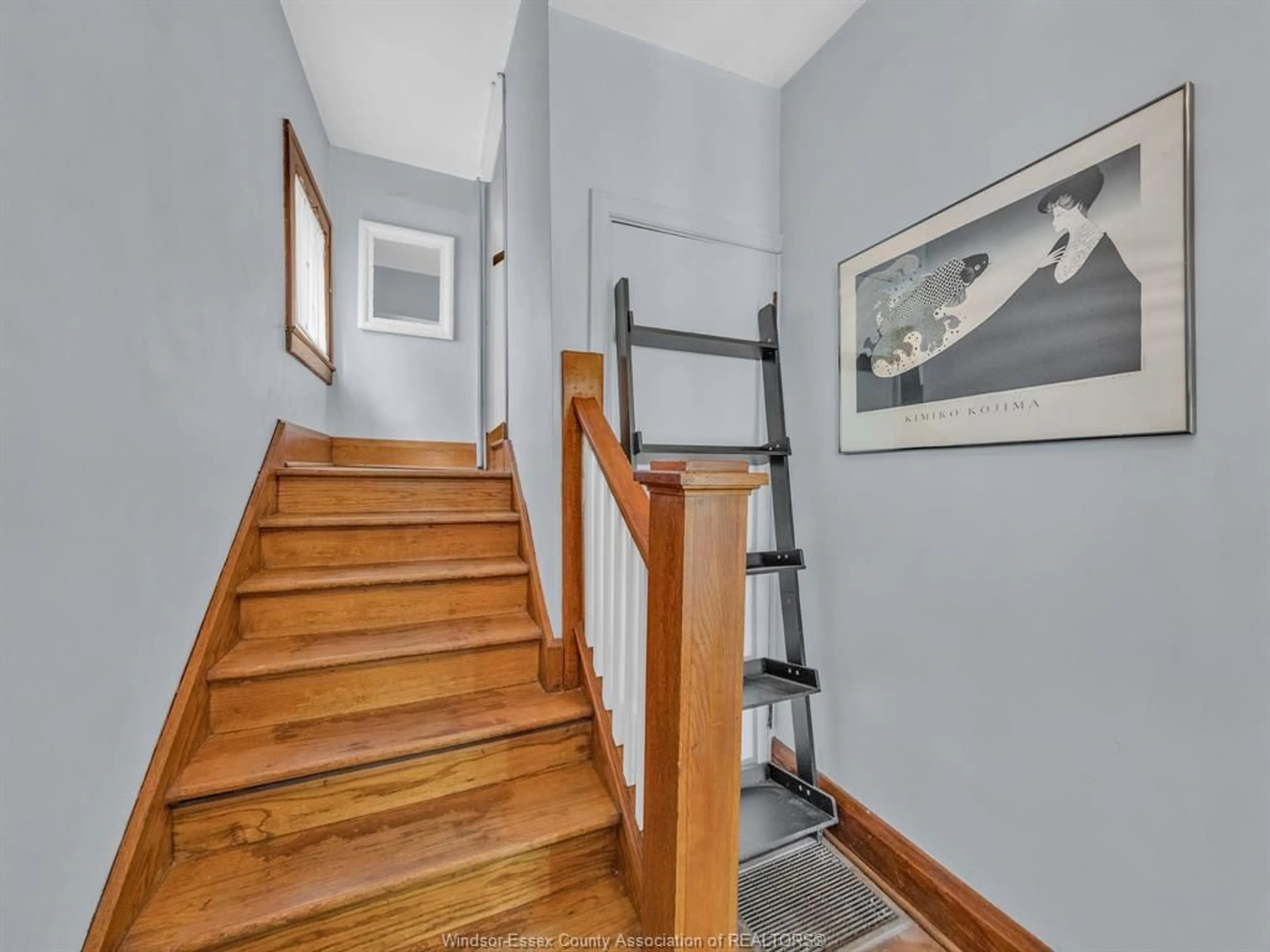 Stairs for 1220 LINCOLN, Windsor Ontario N8Y 2H8