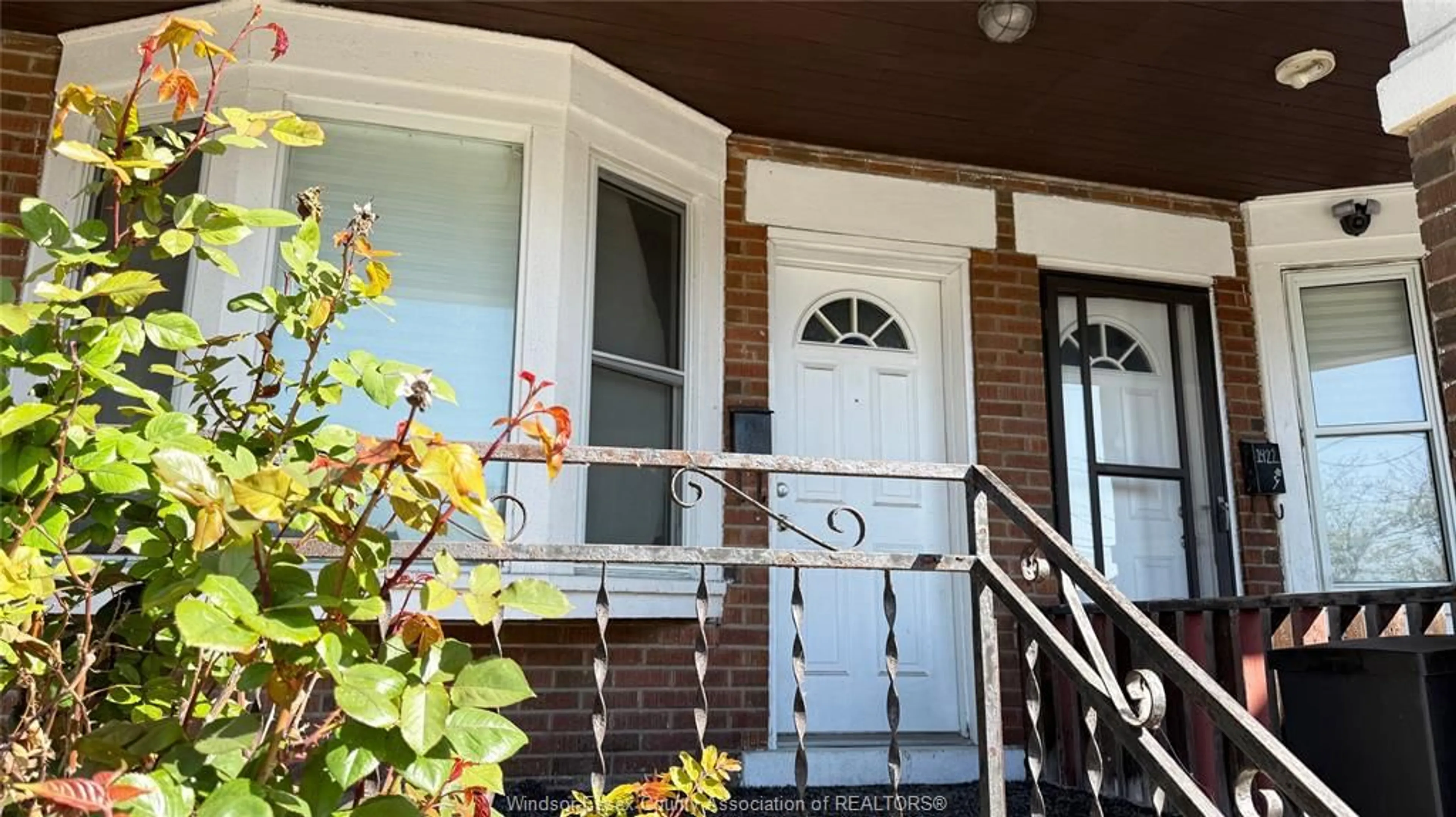 Unknown for 1424 Wyandotte St, Windsor Ontario N9B 1H4