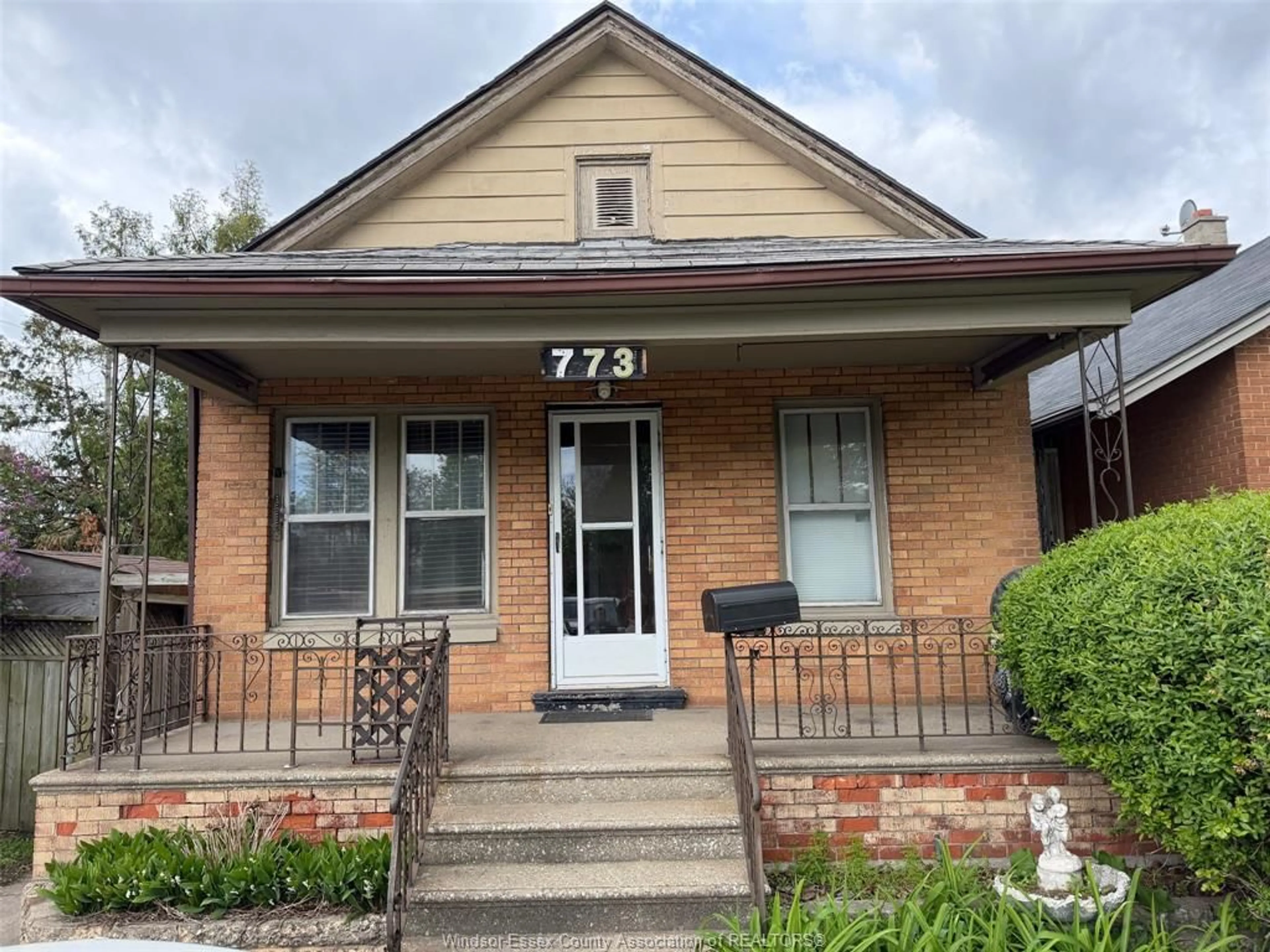 Home with brick exterior material, building for 773 GLENGARRY Ave, Windsor Ontario N9A 1R4