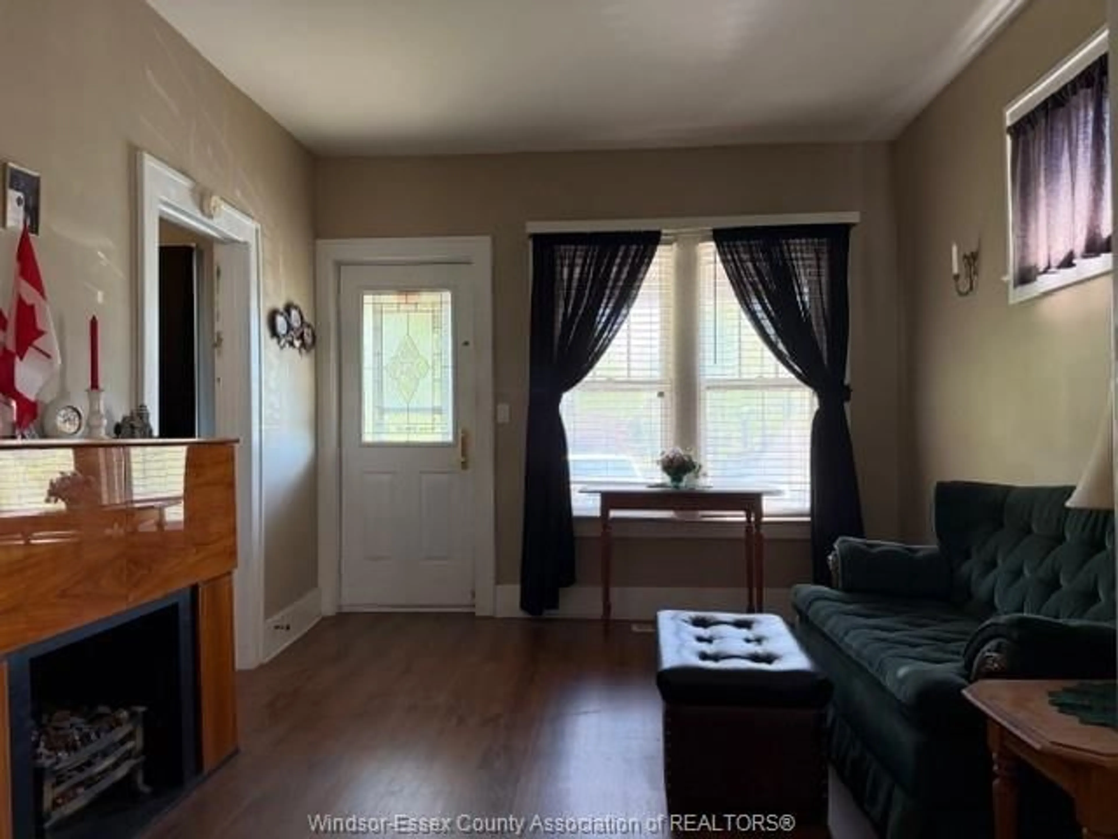 Living room with furniture, unknown for 773 GLENGARRY Ave, Windsor Ontario N9A 1R4
