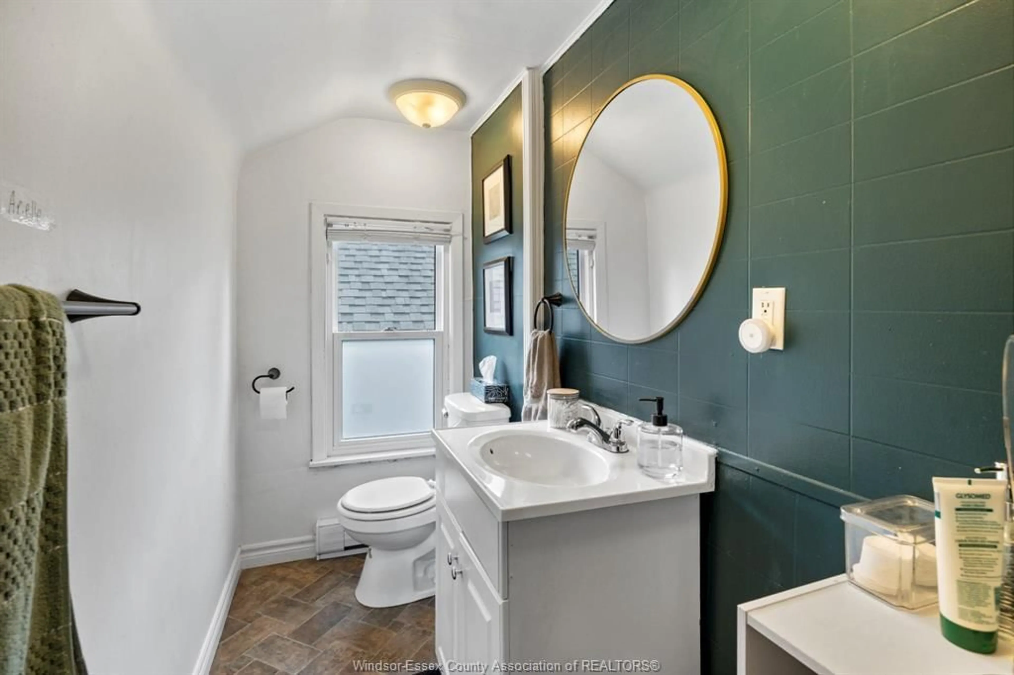 Standard bathroom, ceramic/tile floor for 1130 Langlois, Windsor Ontario N9A 2H5