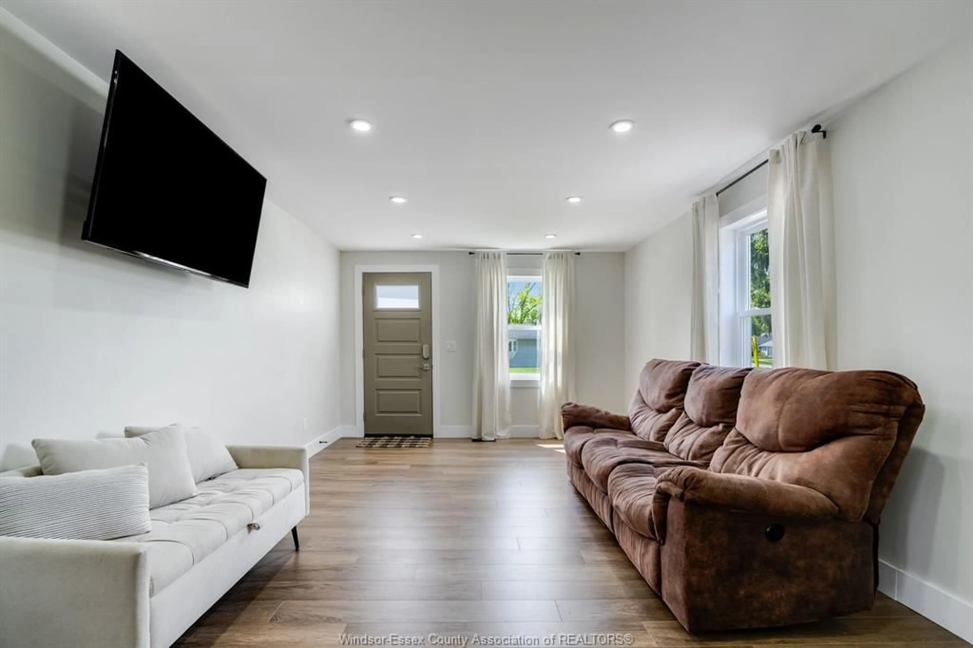 Living room with furniture, unknown for 23 Buchanan St, Wheatley Ontario N0P 2P0
