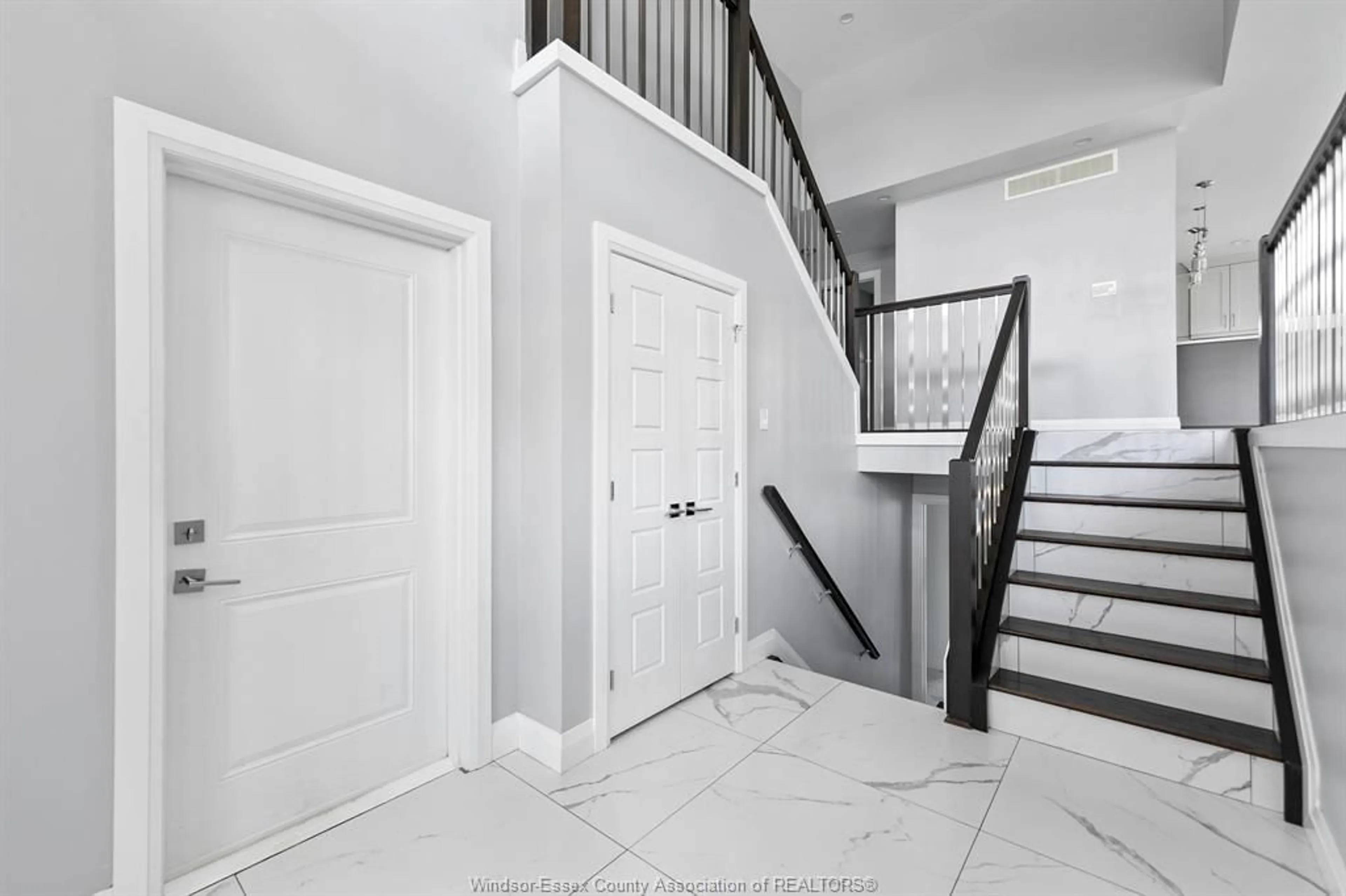 Unknown for 7370 GARNET Cres, McGregor Ontario N0R 1J0