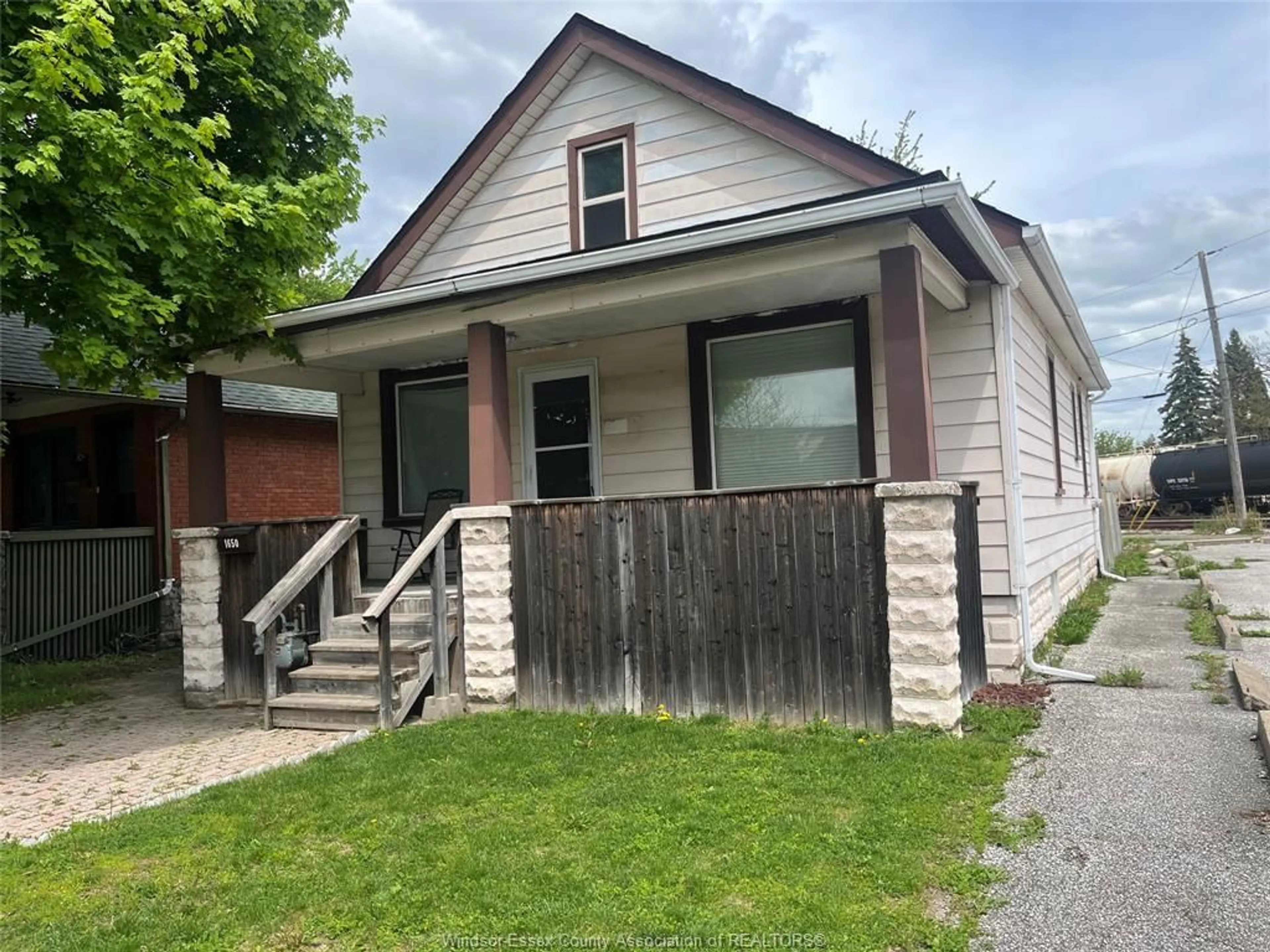 Unknown for 1650 MOY, Windsor Ontario N8X 3J8