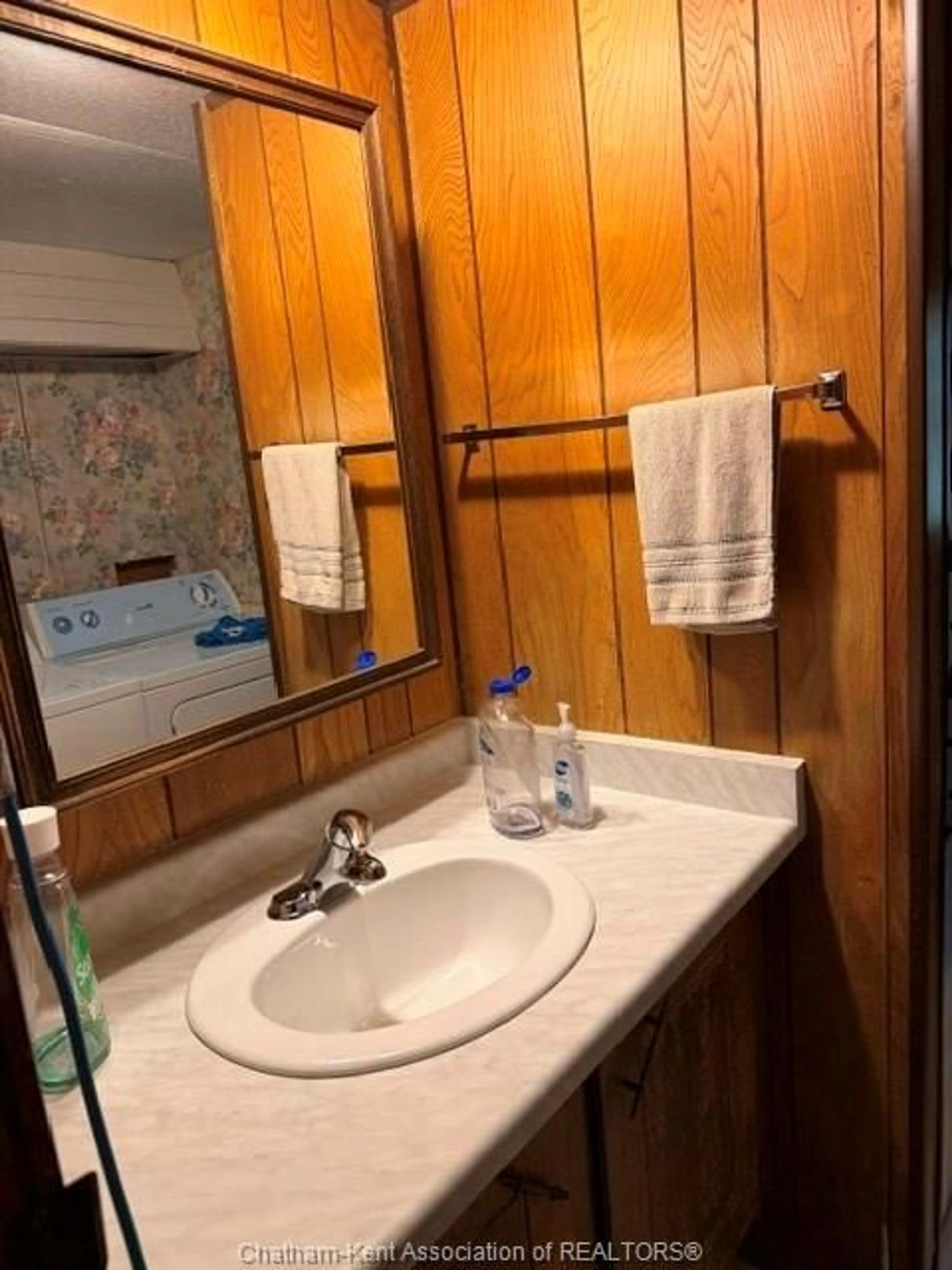 Standard bathroom, unknown for 22 Sutton Crt, Chatham Ontario N7L 4G4