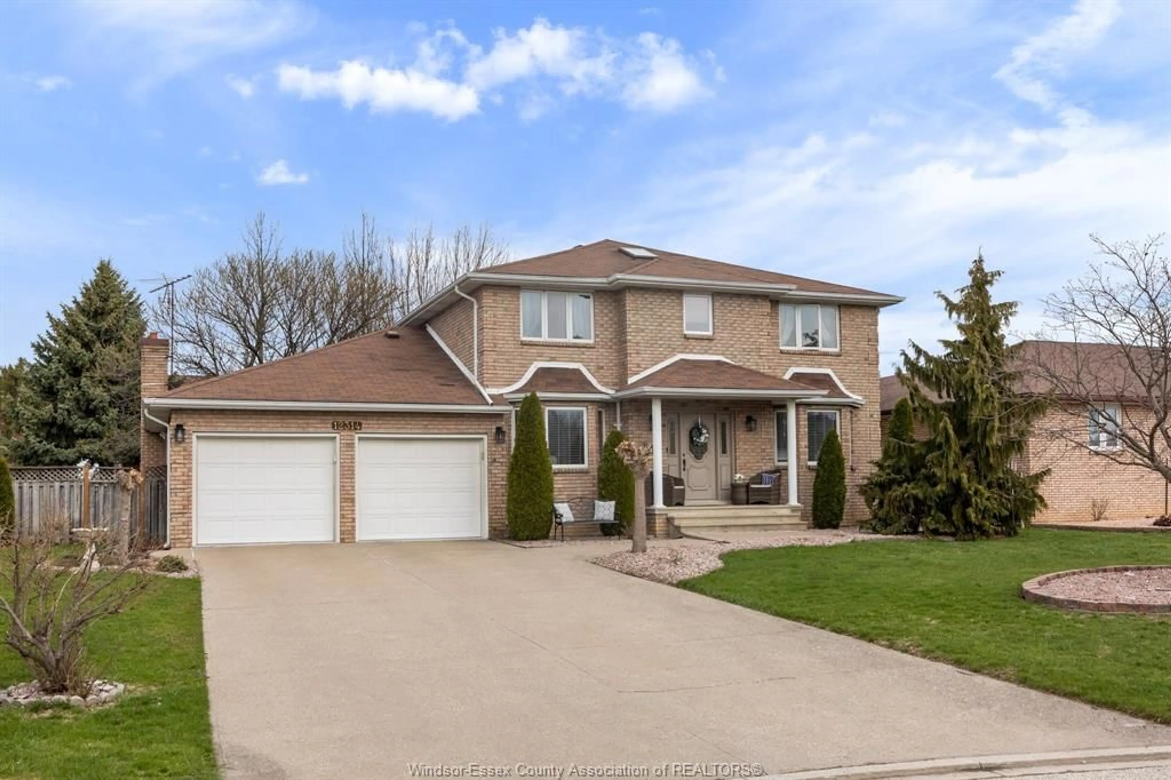 Home with vinyl exterior material, street for 12314 FUNARO Cres, Tecumseh Ontario N9K 1B2