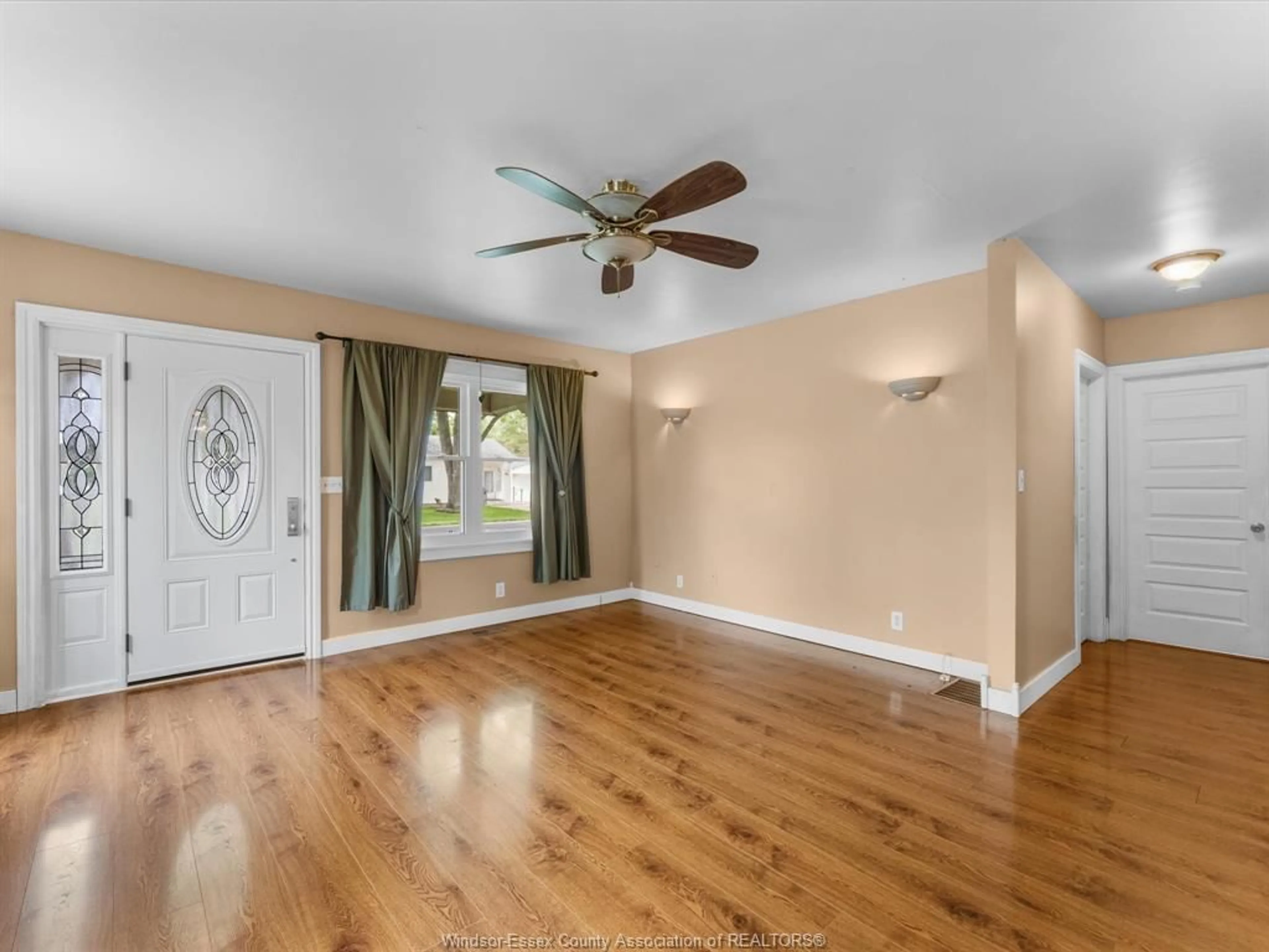 A pic of a room for 3803 WOODWARD Blvd, Windsor Ontario N8W 2Z2
