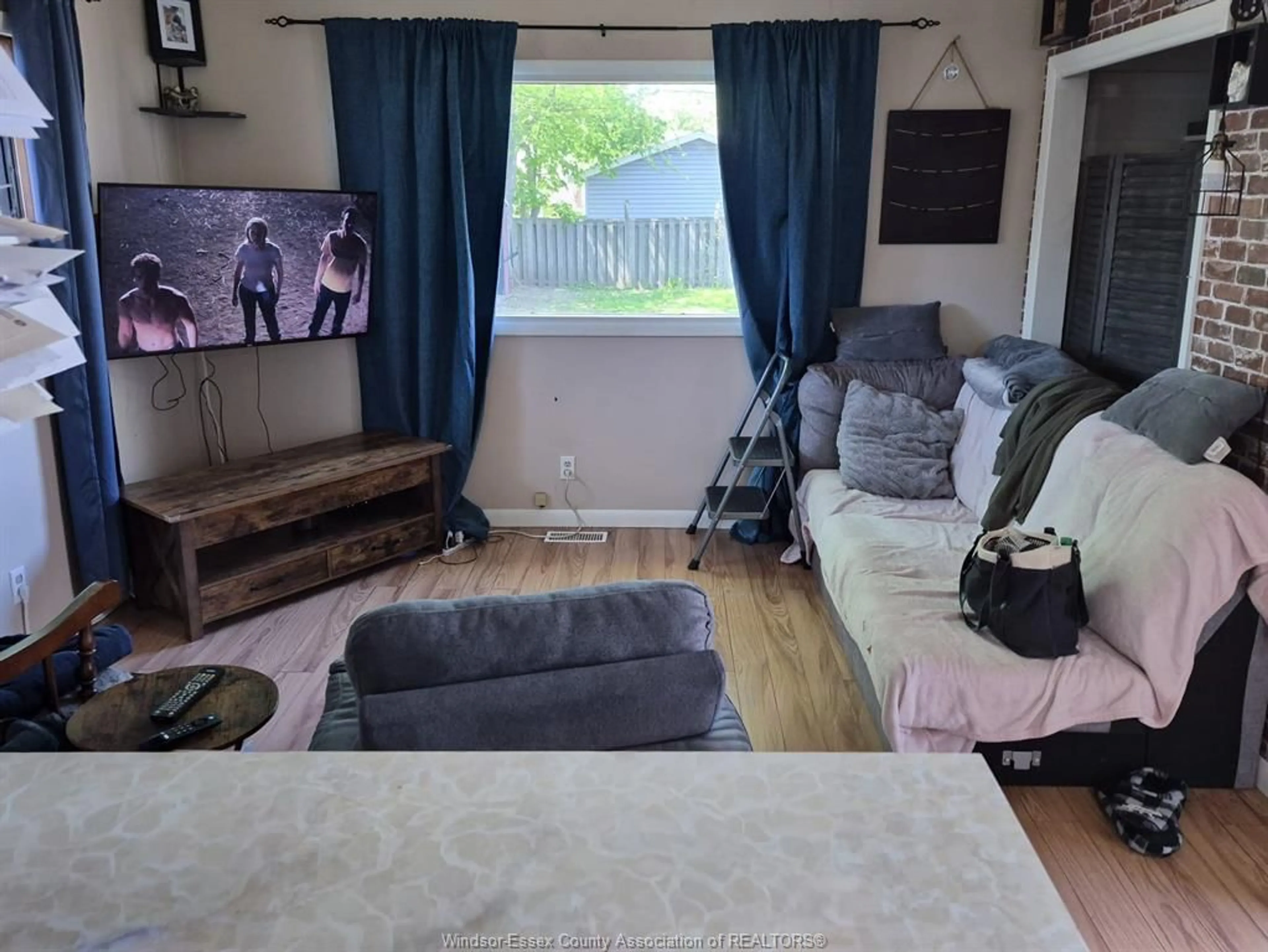 A pic of a room for 3764 Matchett Rd, Windsor Ontario N9C 2A2