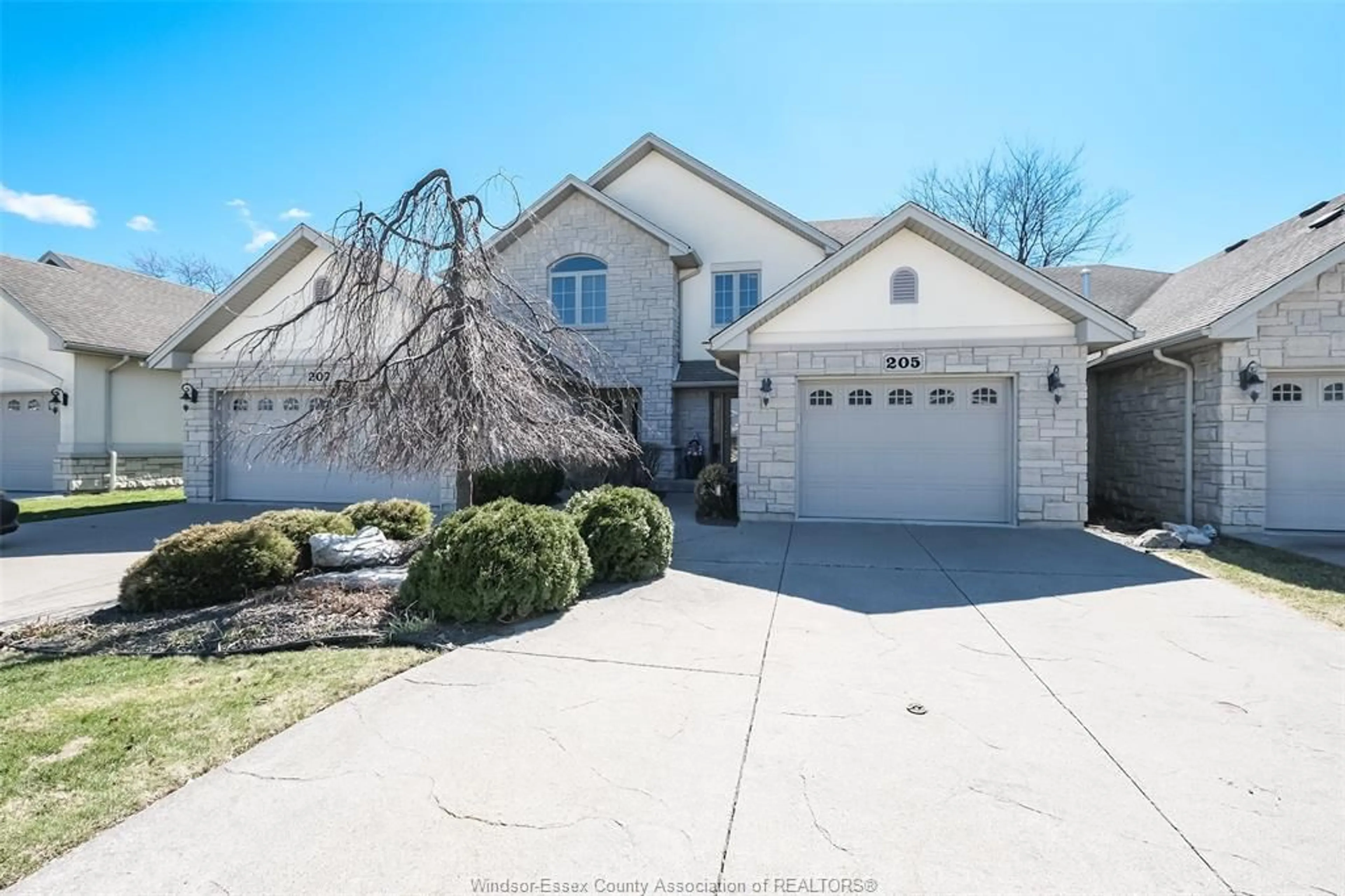 A pic from outside/outdoor area/front of a property/back of a property/a pic from drone, street for 205 WHISPER CREEK, Lakeshore Ontario N9K 1G3