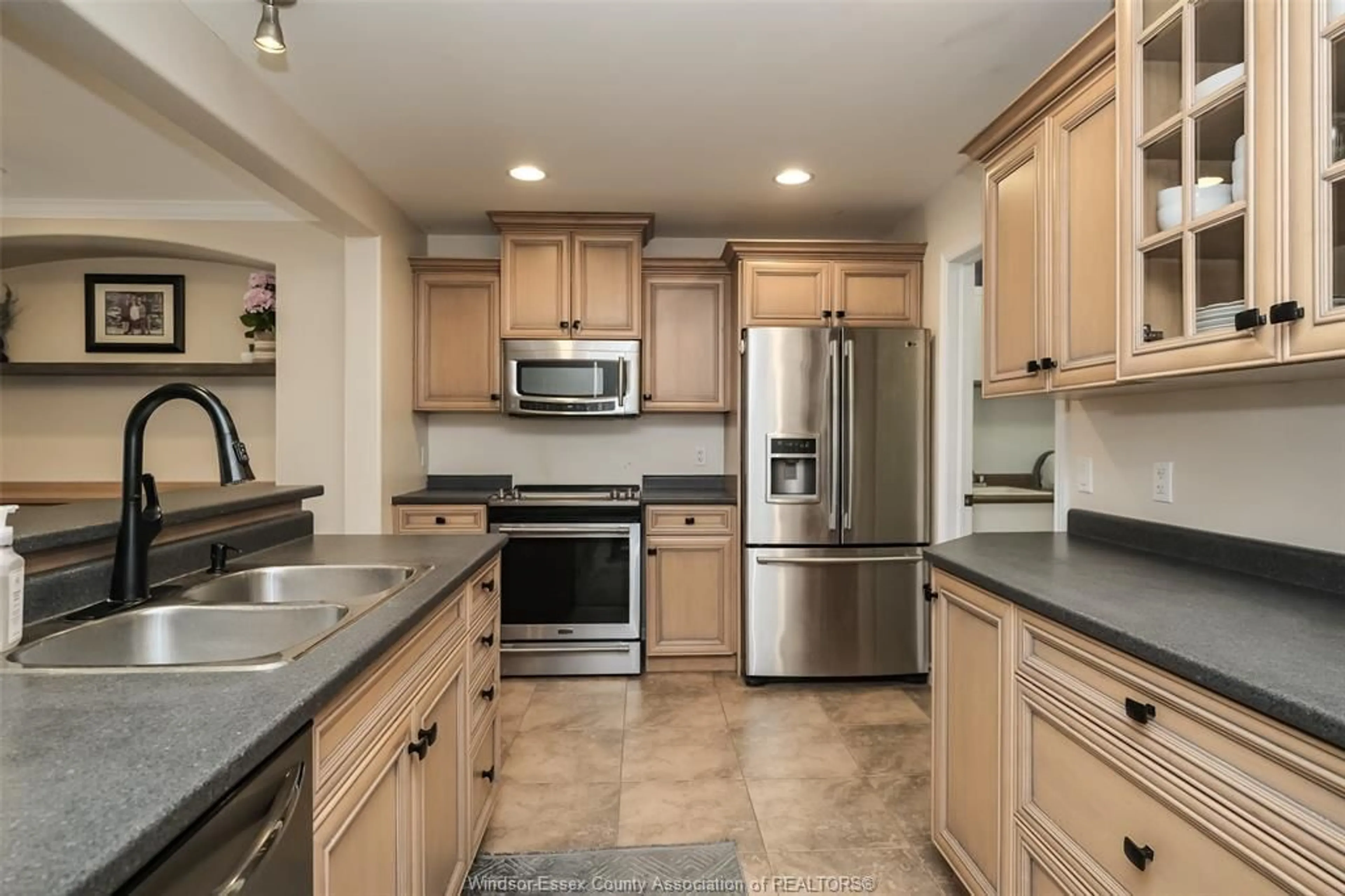 Open concept kitchen, ceramic/tile floor for 205 WHISPER CREEK, Lakeshore Ontario N9K 1G3