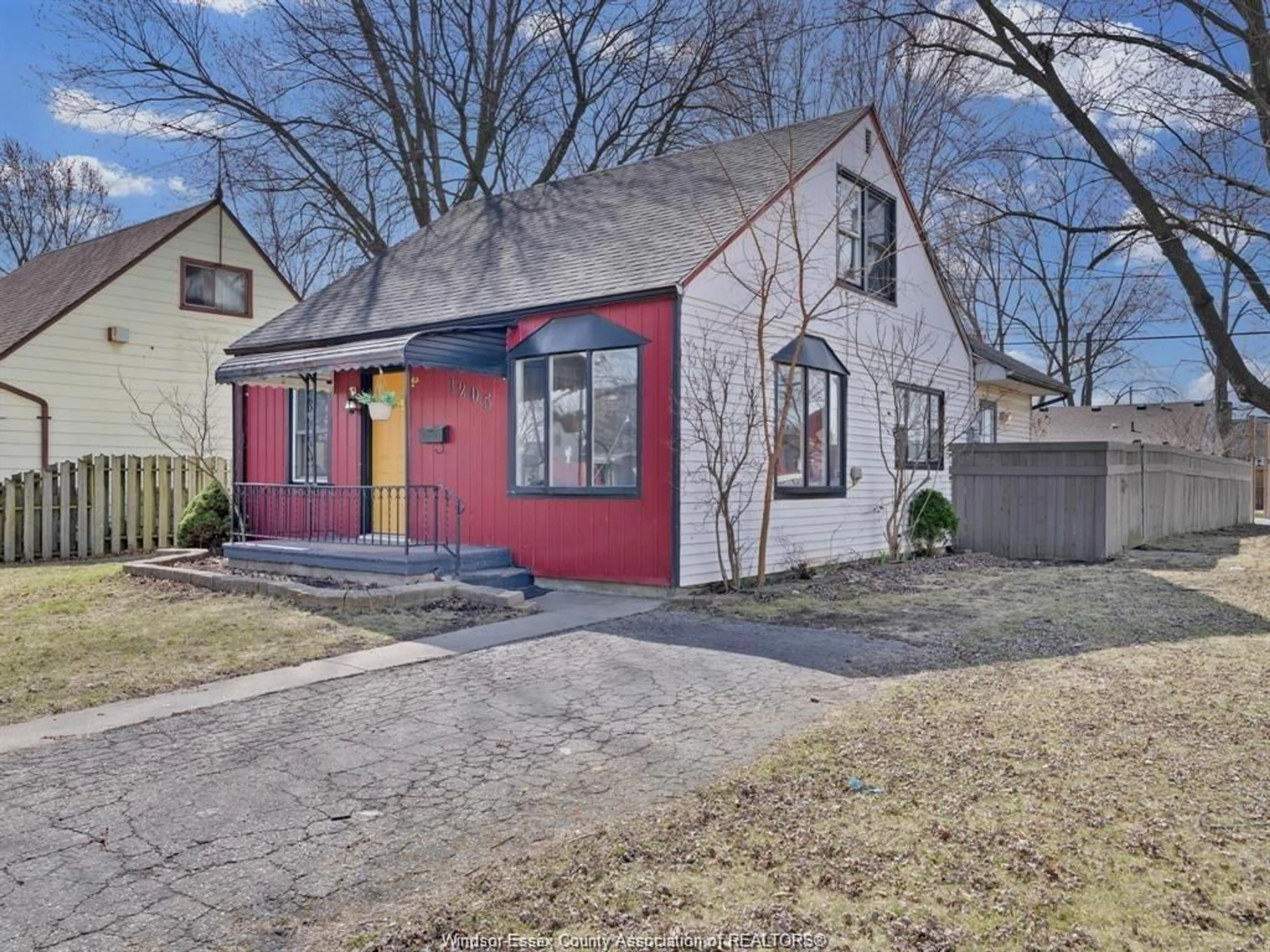 Home with brick exterior material, street for 1205 OAK Ave, Windsor Ontario N8X 2B2