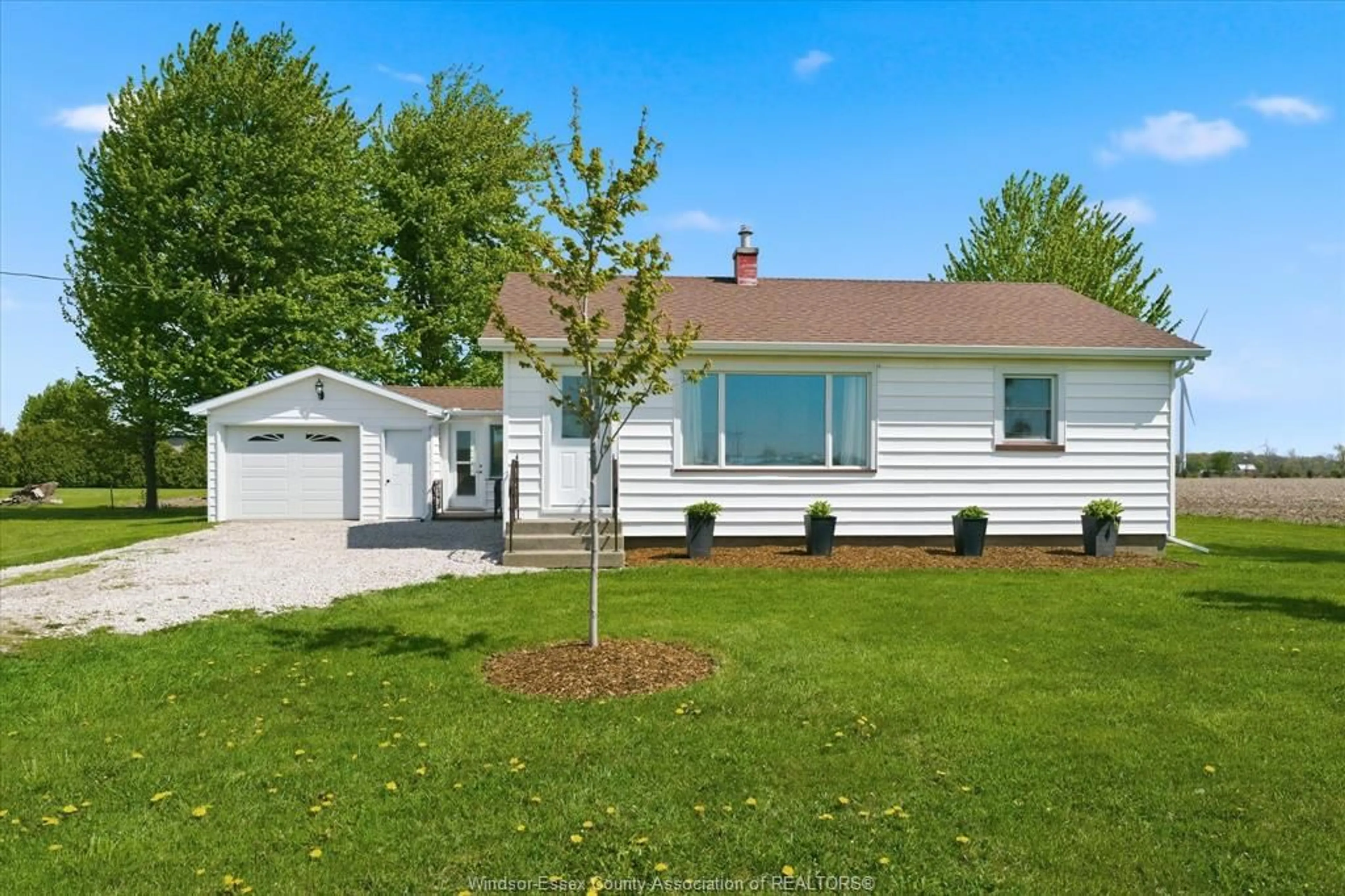Home with vinyl exterior material, street for 461 ROAD 11, Kingsville Ontario N0R 1V0