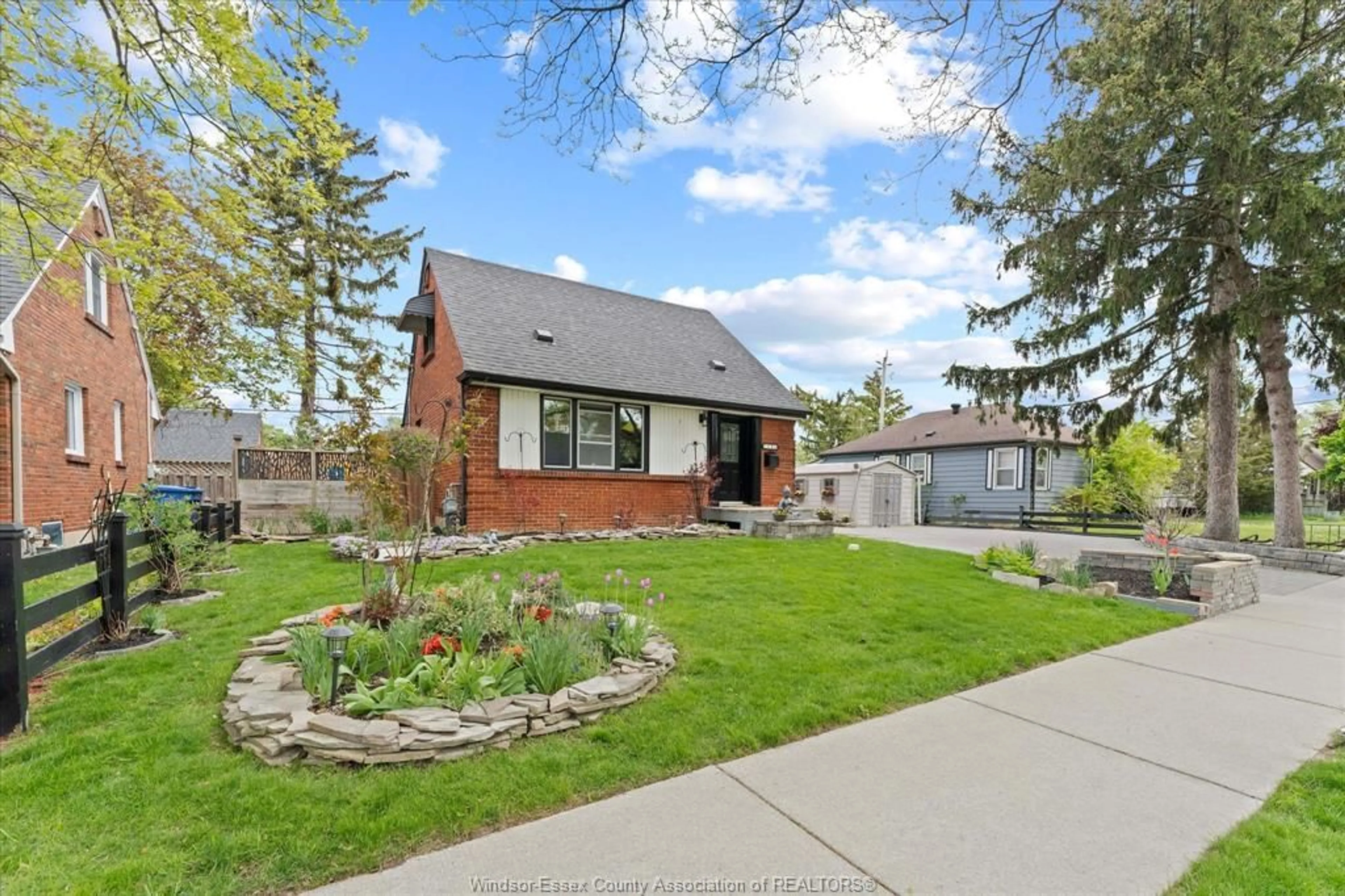 Home with brick exterior material, street for 1086 VILLAIRE Ave, Windsor Ontario N8S 2J8