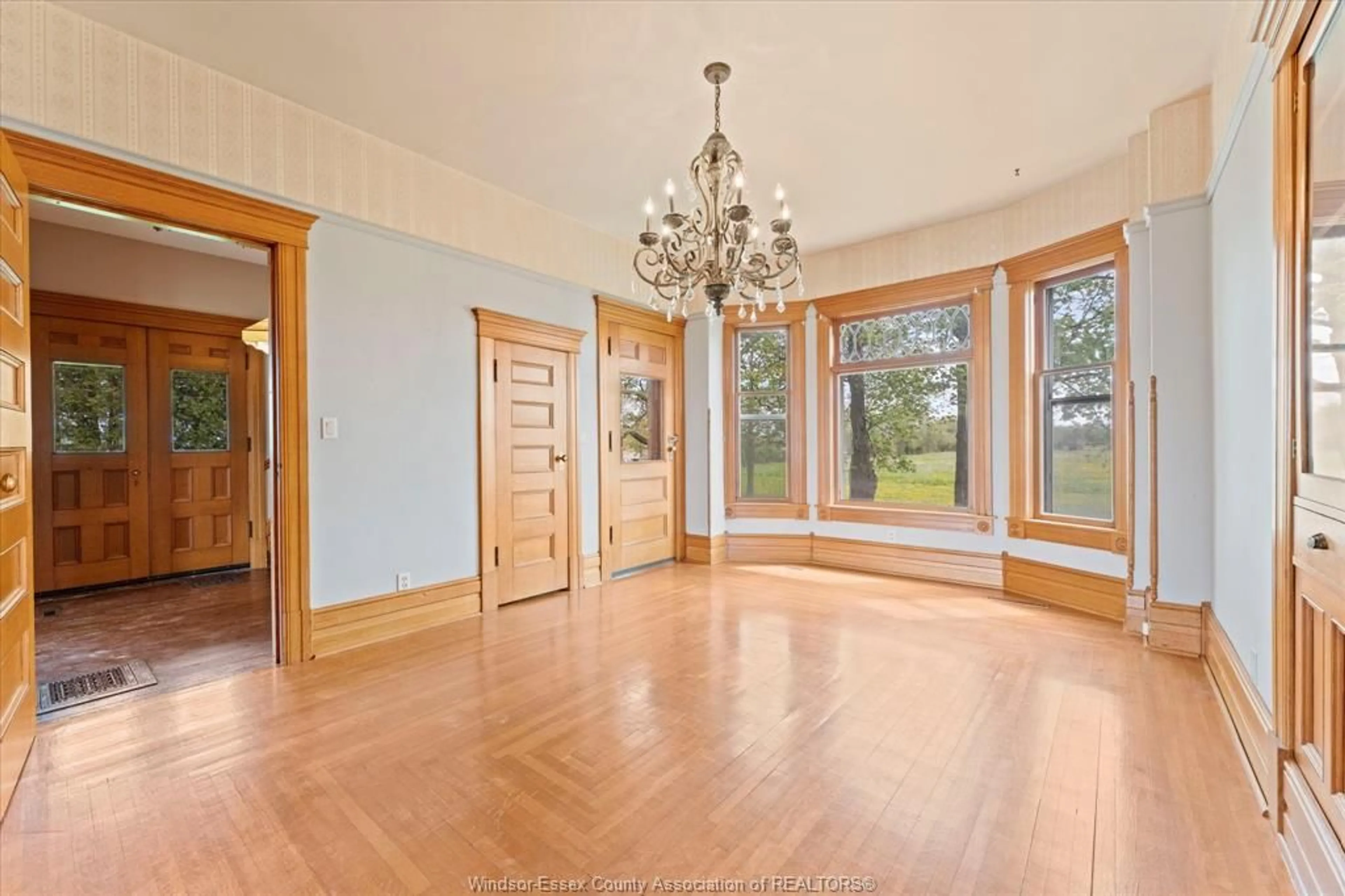 Indoor foyer for 1078 Countryview Lane, Lakeshore Ontario K0M 1G0