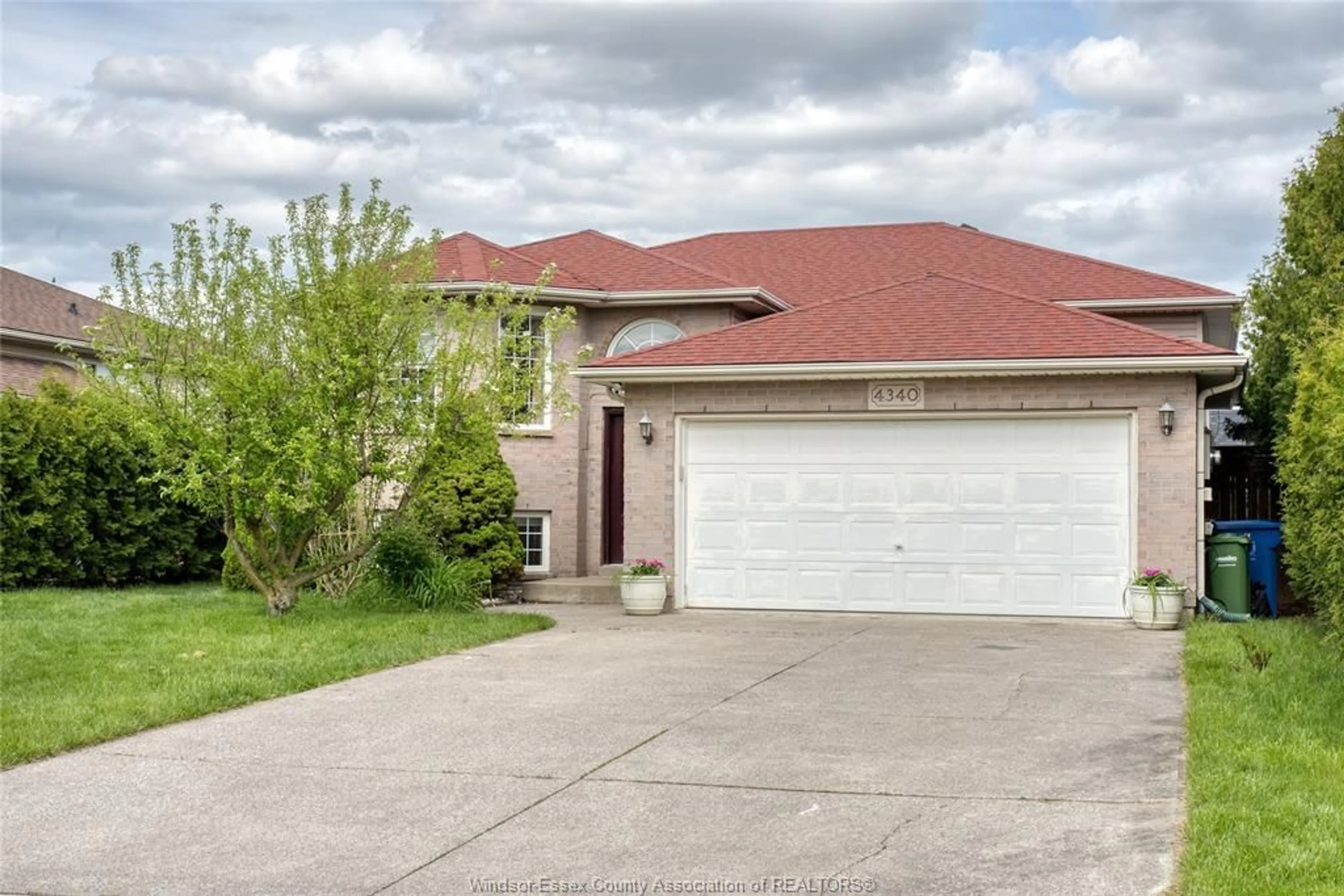 Unknown for 4340 ST. CLAIR Ave, LaSalle Ontario N9H 1G1