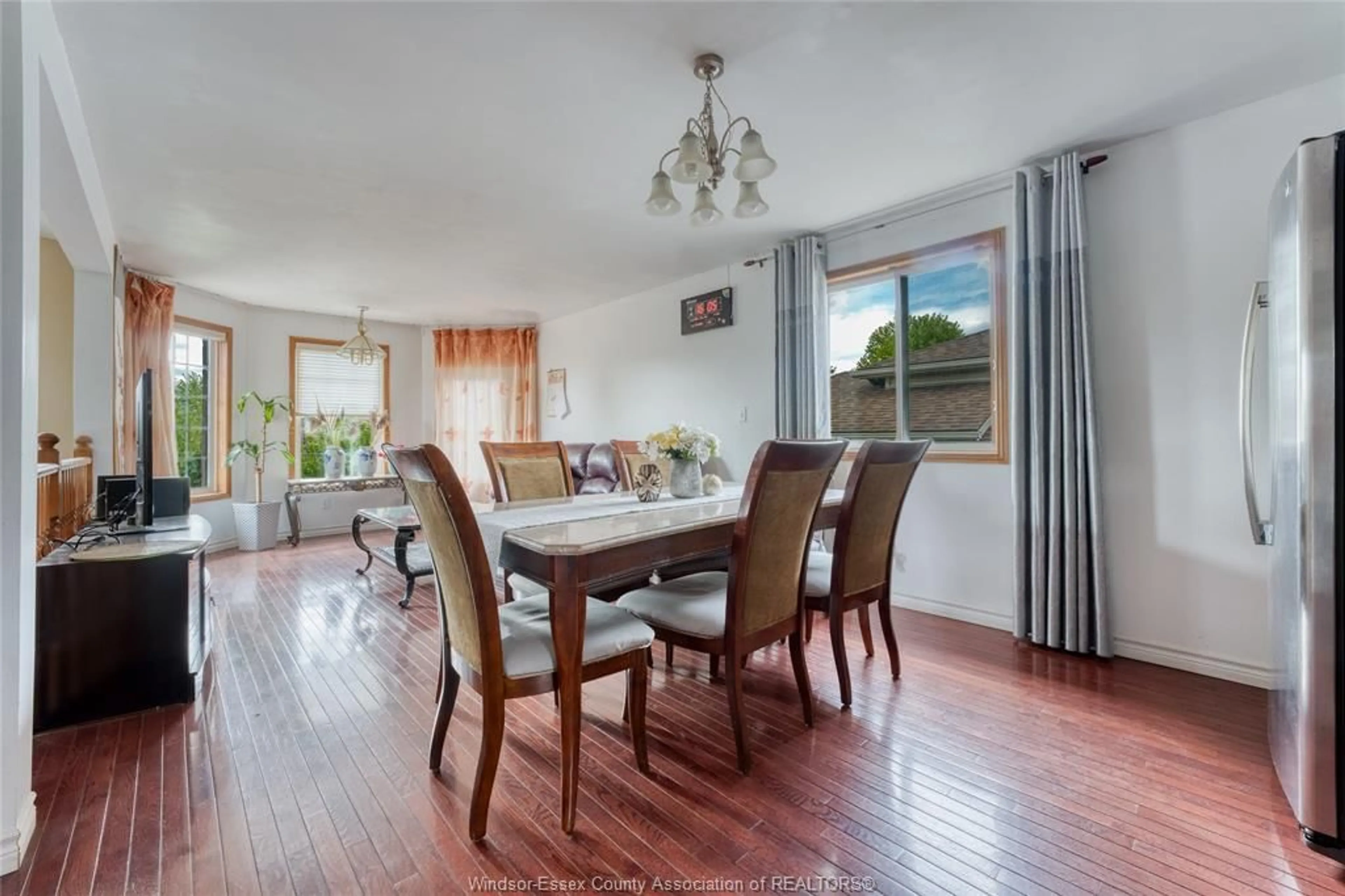 Dining room, wood/laminate floor for 4340 ST. CLAIR Ave, LaSalle Ontario N9H 1G1