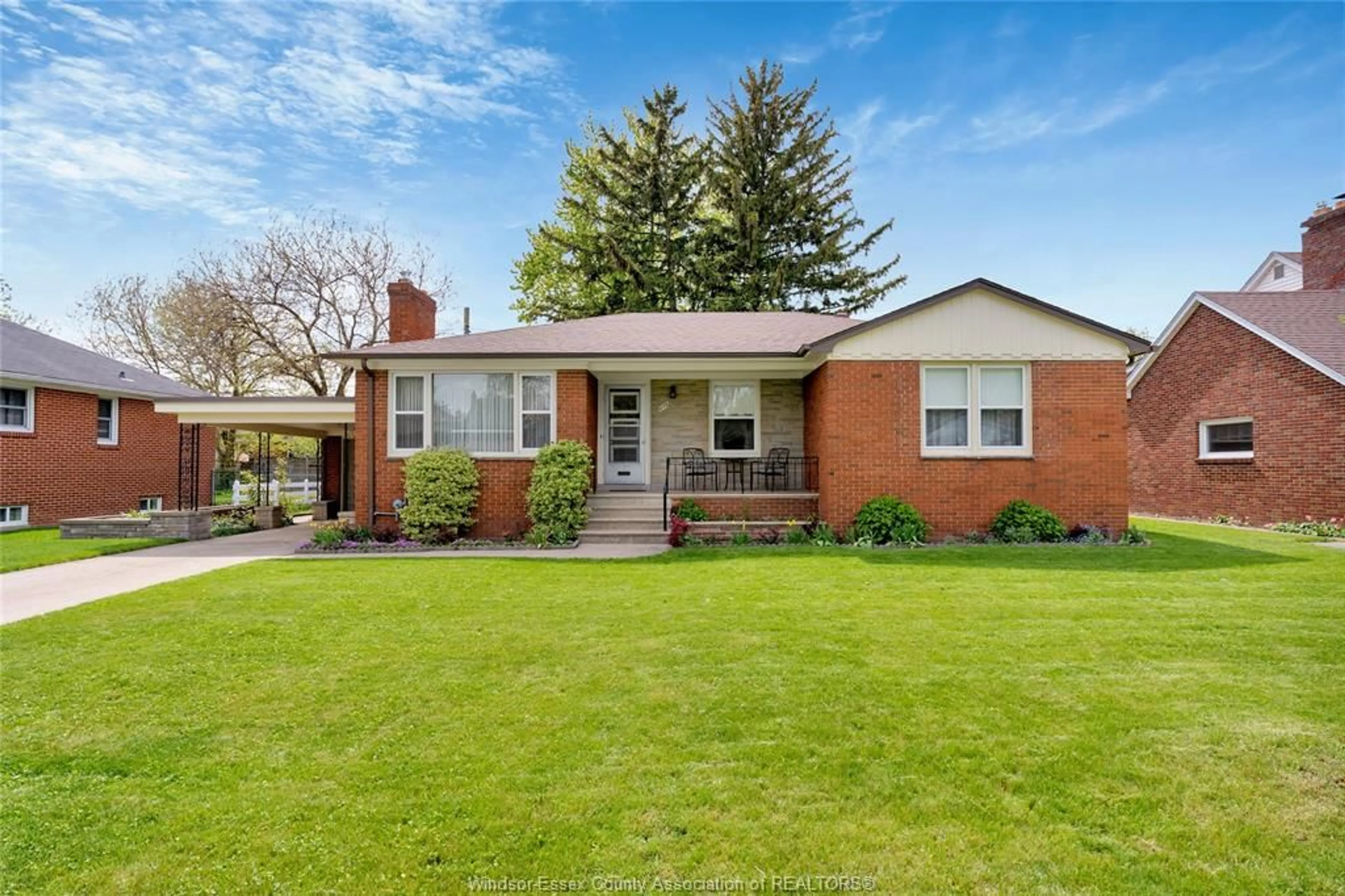 Home with brick exterior material, street for 273 HENKEL Pl, Windsor Ontario N8Y 2E8