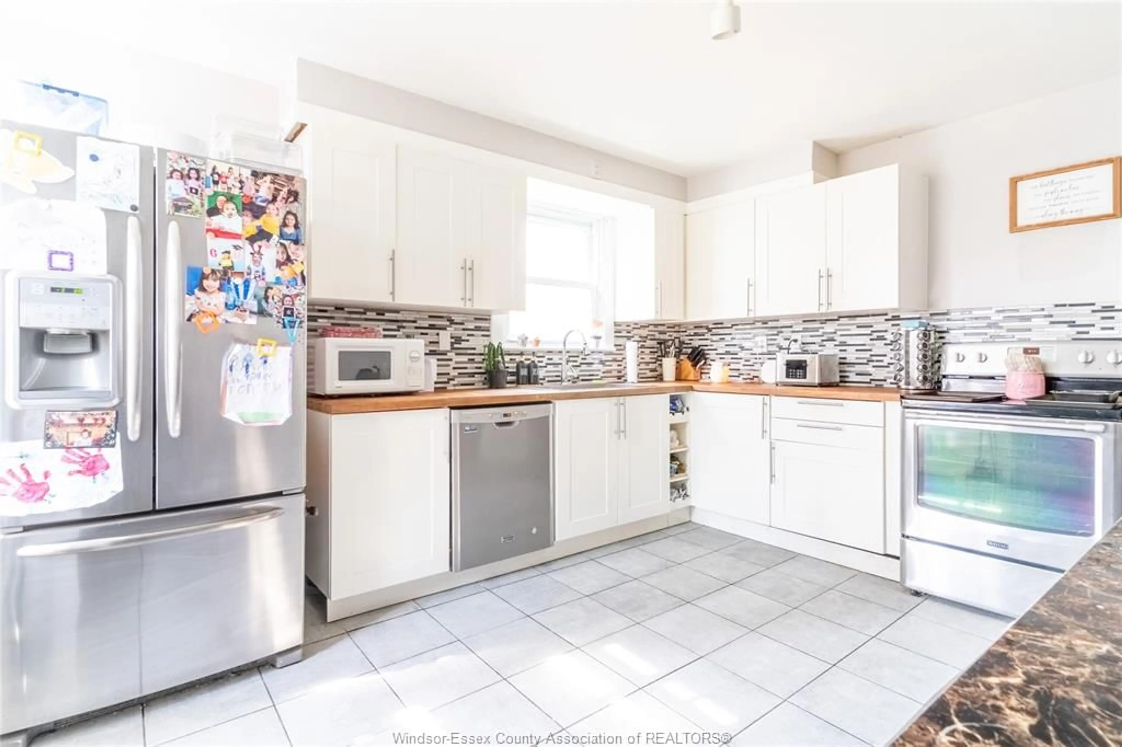 Standard kitchen, ceramic/tile floor for 1707 ALBERT, Windsor Ontario N8Y 3R6