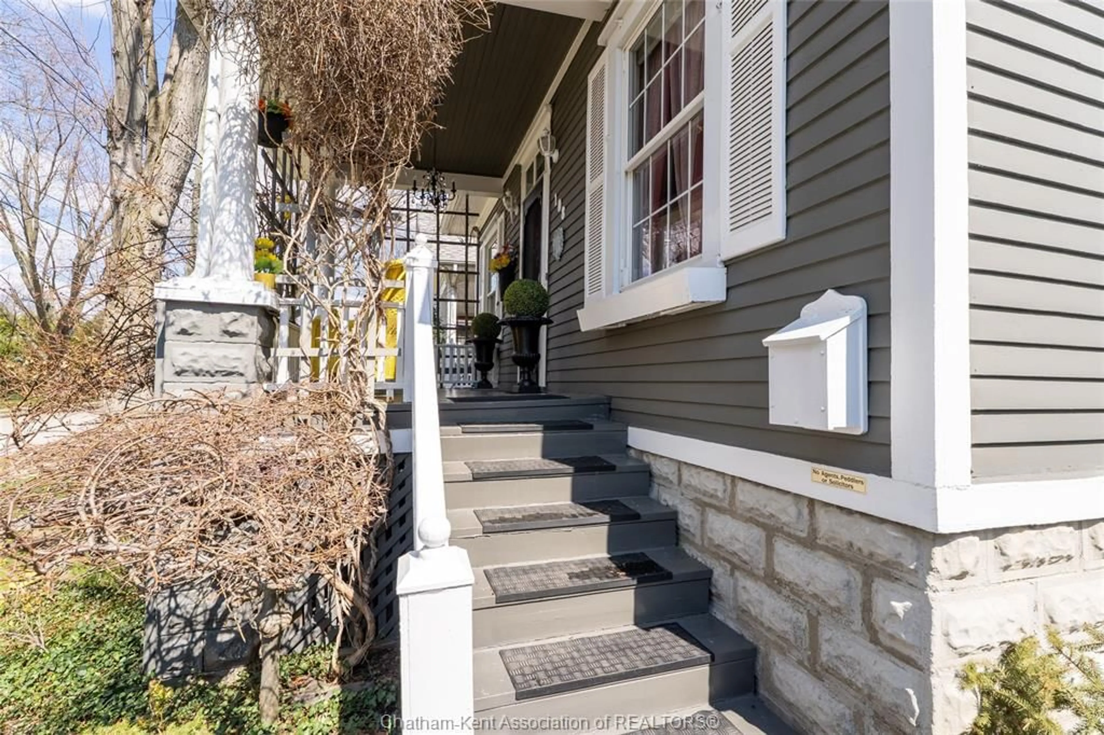Unknown for 108 Forest St, Chatham Ontario N7L 2A4