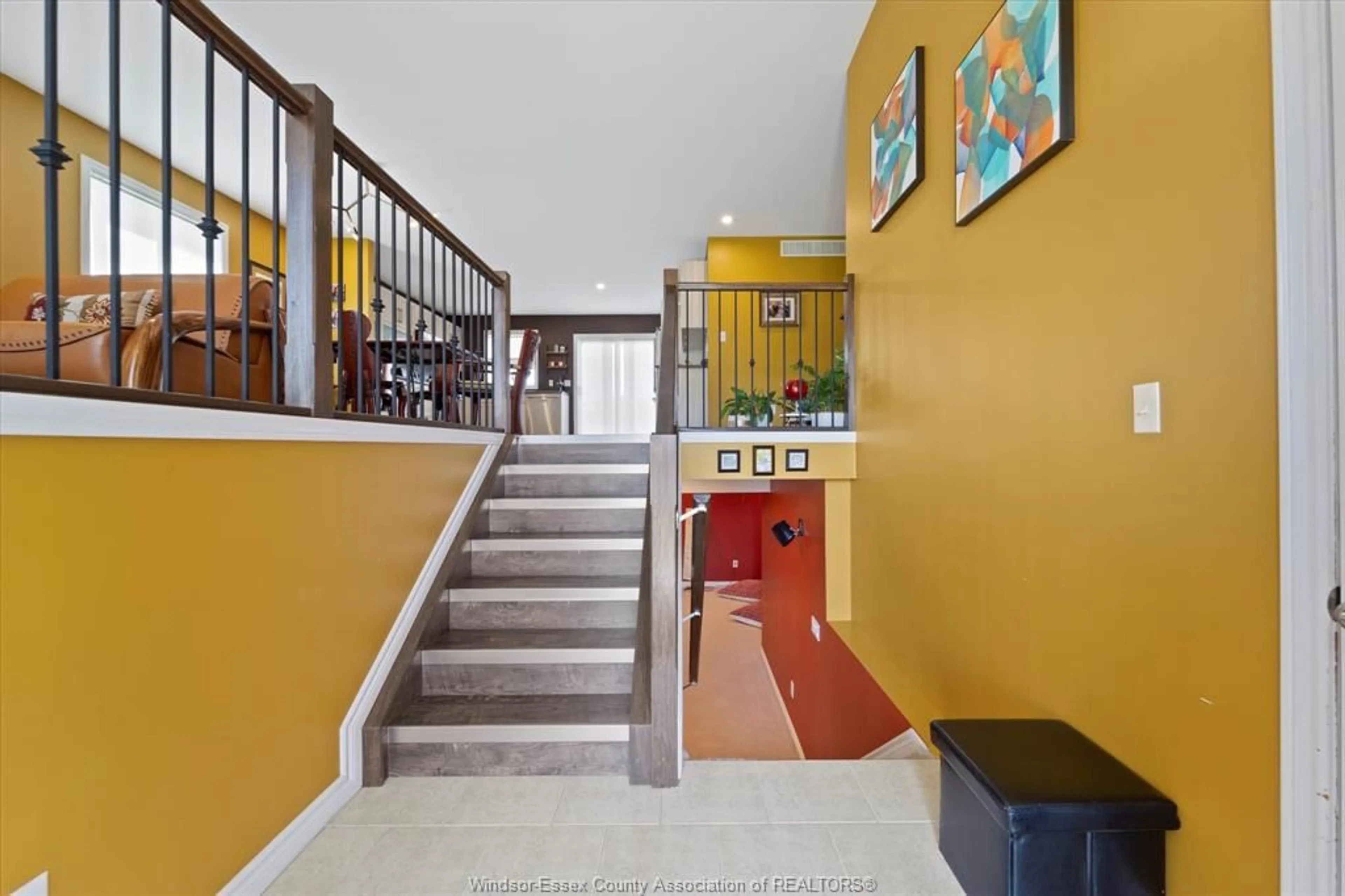 Indoor foyer for 398 Poplar, Belle River Ontario N8L 0X7