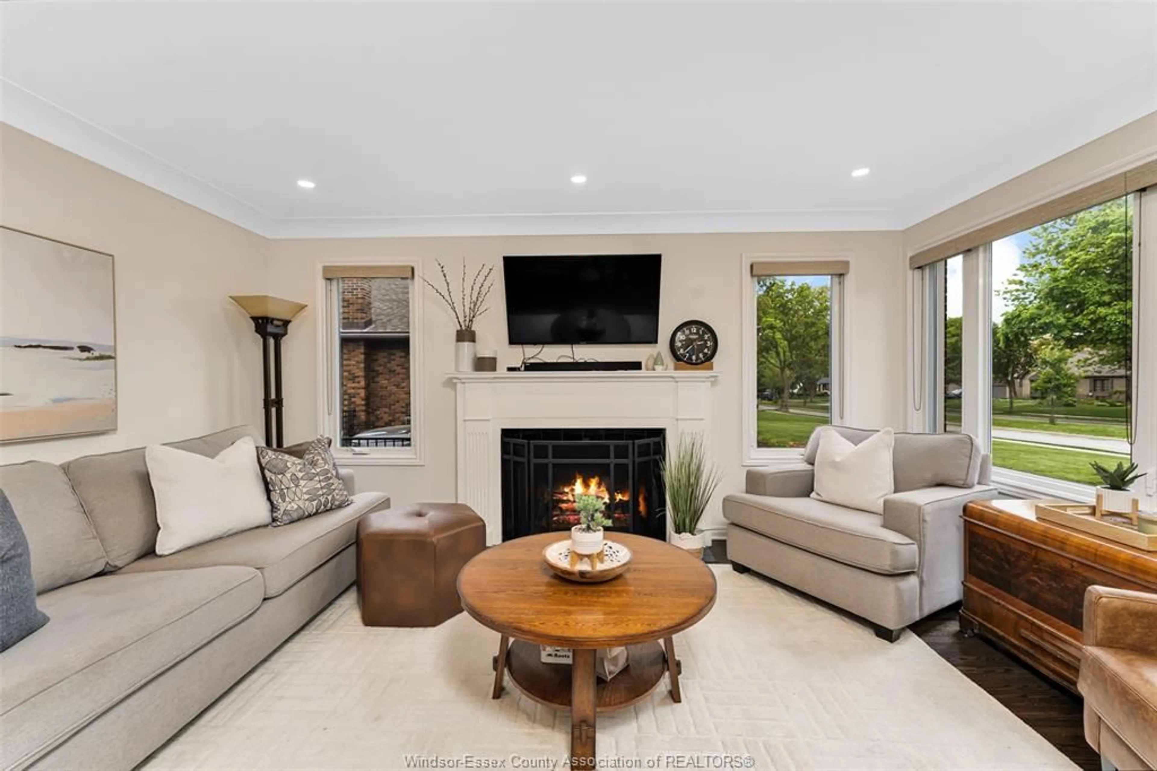 Living room with furniture, ceramic/tile floor for 289 Ford Blvd, Windsor Ontario N8S 2E4