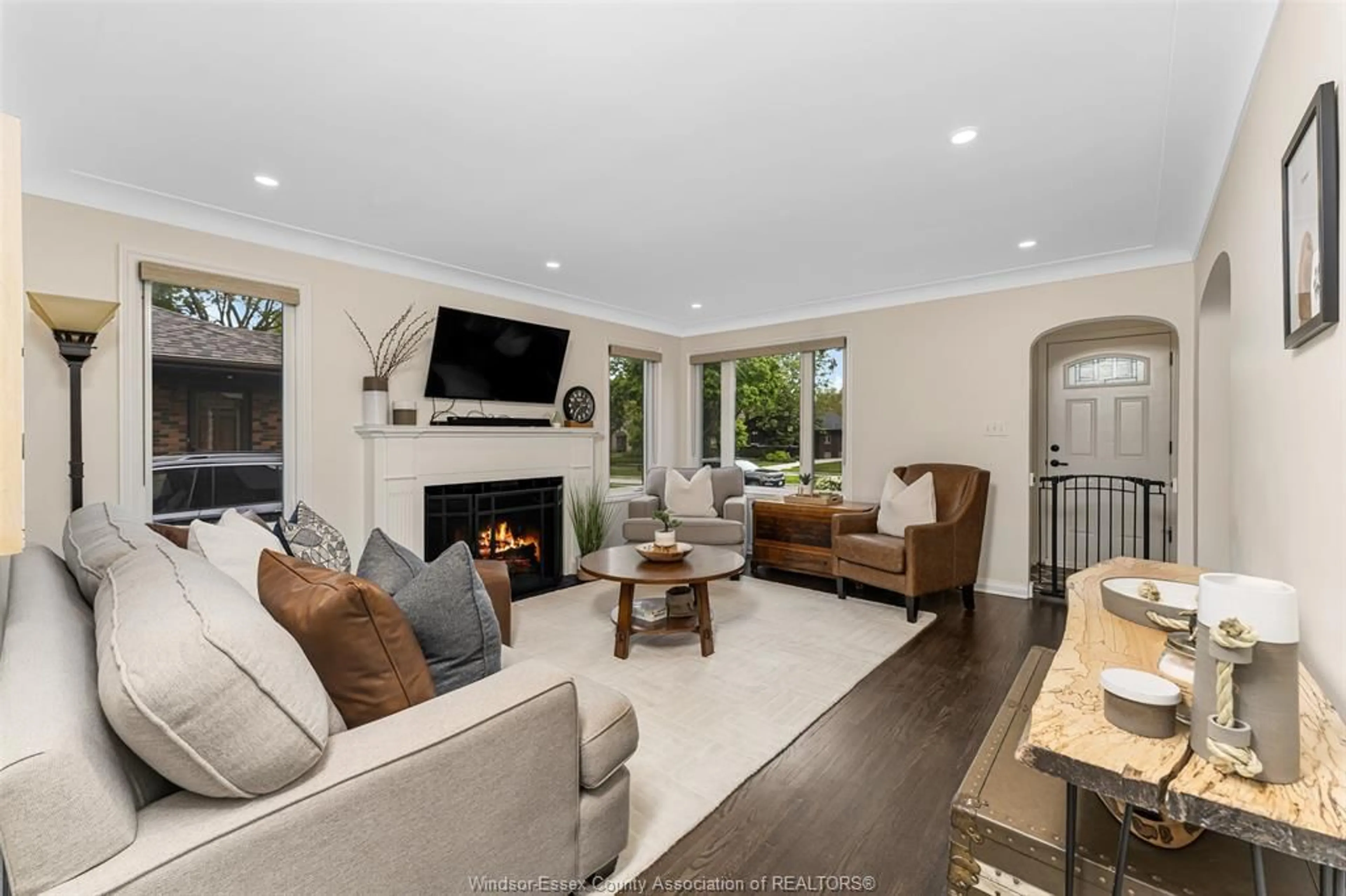 Living room with furniture, unknown for 289 Ford Blvd, Windsor Ontario N8S 2E4