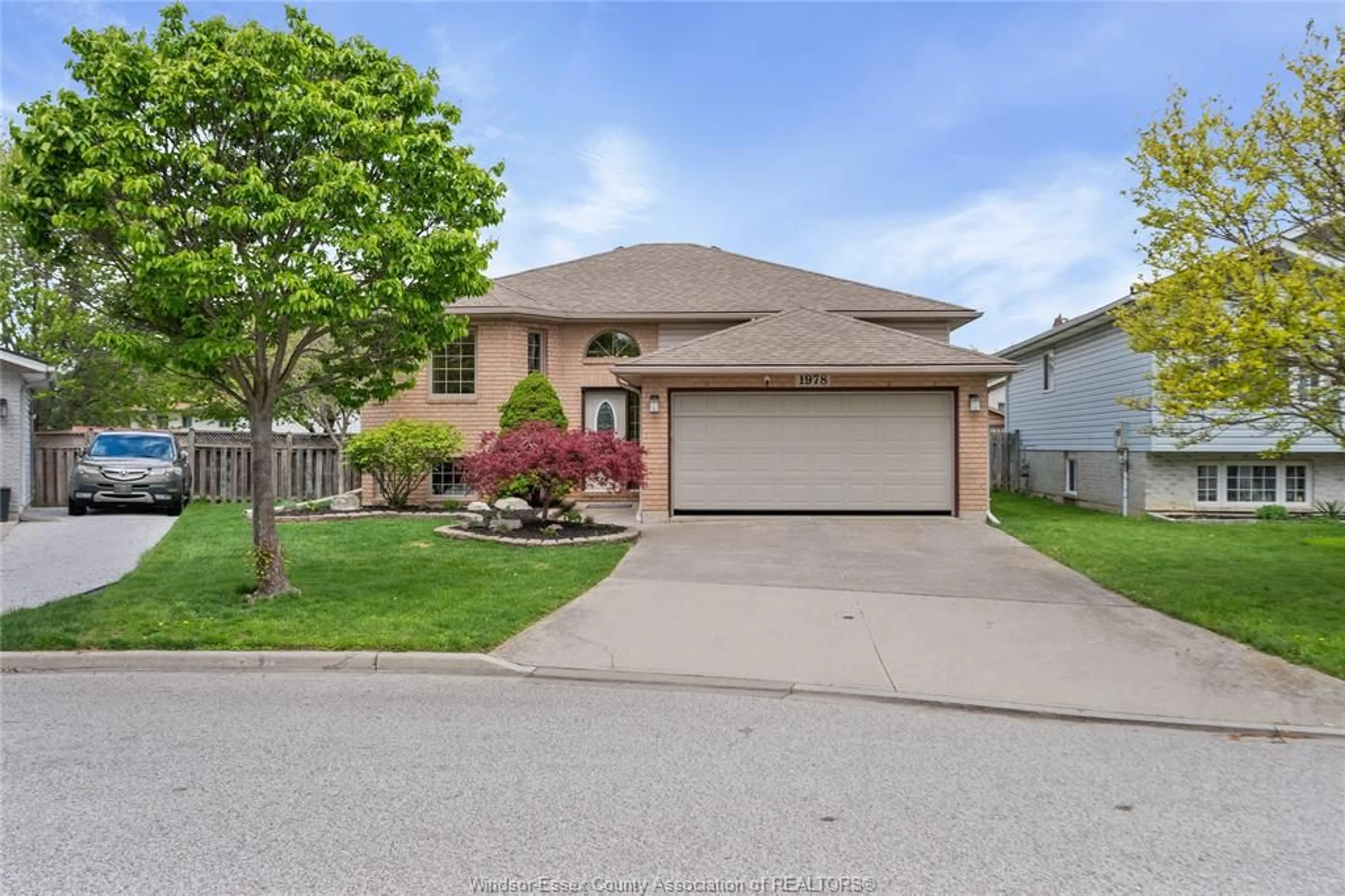 Unknown for 1978 FULLER Cres, Windsor Ontario N8W 5S2