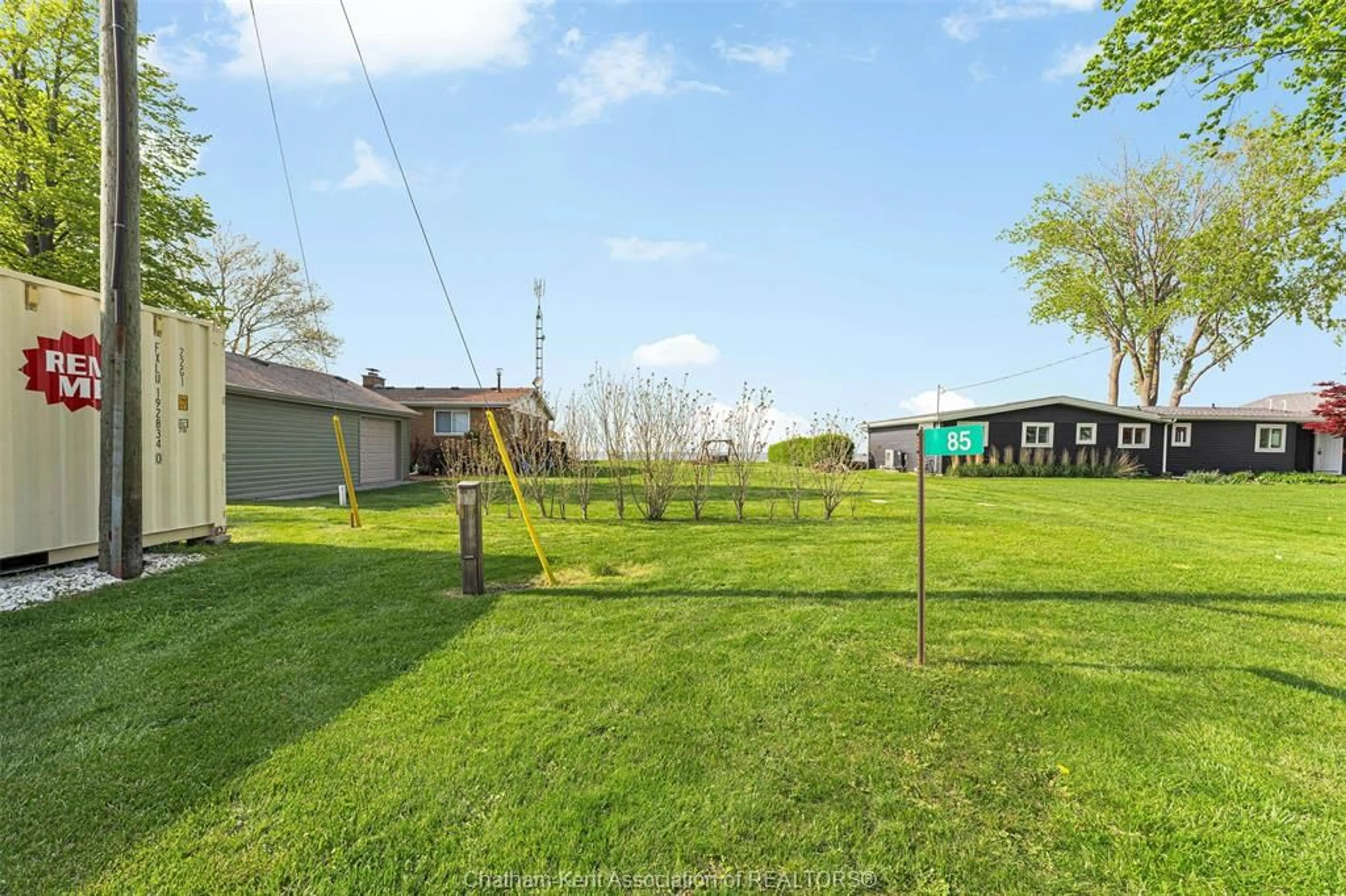 A pic from outside/outdoor area/front of a property/back of a property/a pic from drone, unknown for 85 ISLAND Cres, Lighthouse Cove Ontario N0P 2L0
