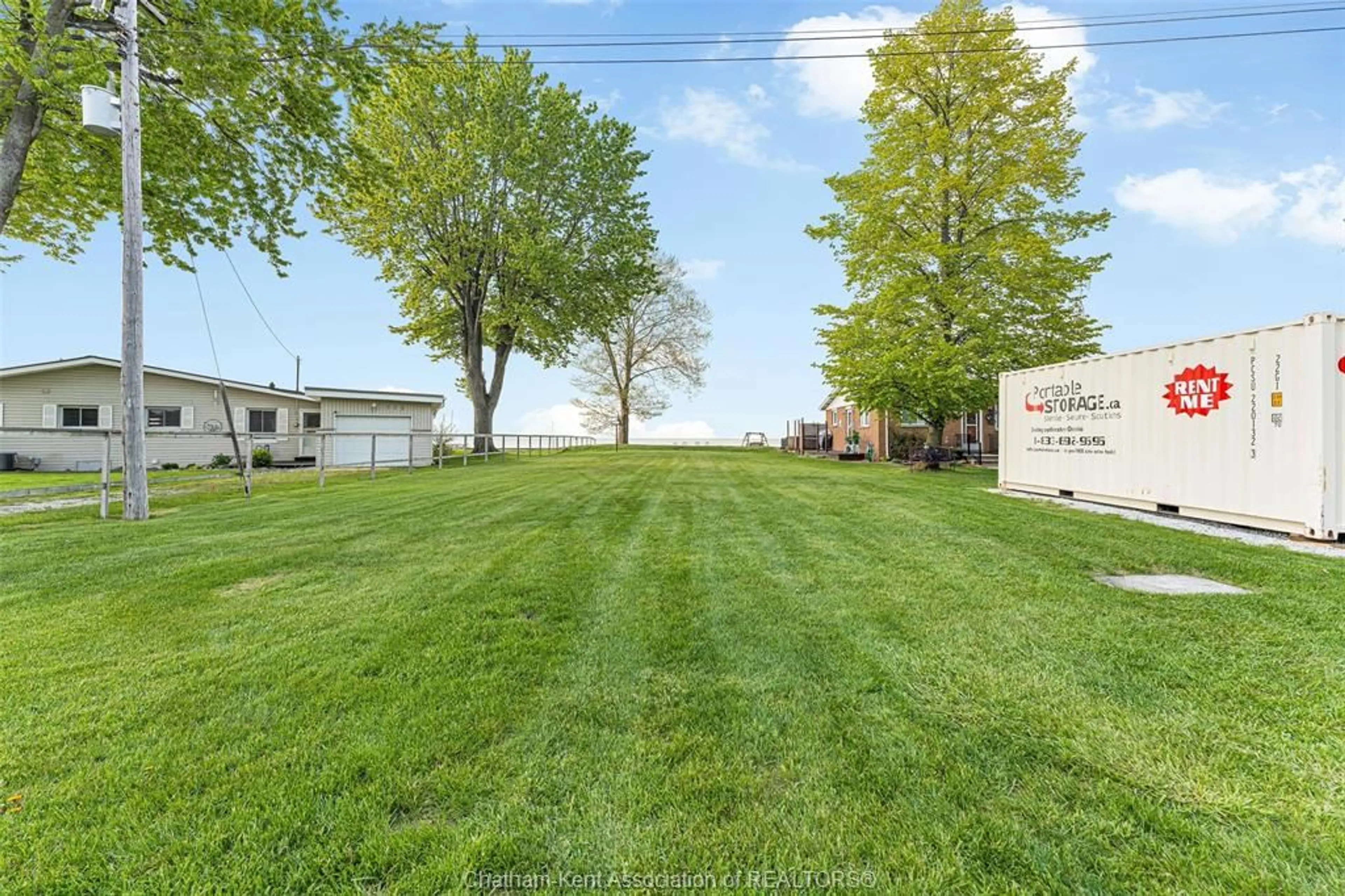 A pic from outside/outdoor area/front of a property/back of a property/a pic from drone, unknown for 105 ISLAND Cres, Lighthouse Cove Ontario N0P 2L0
