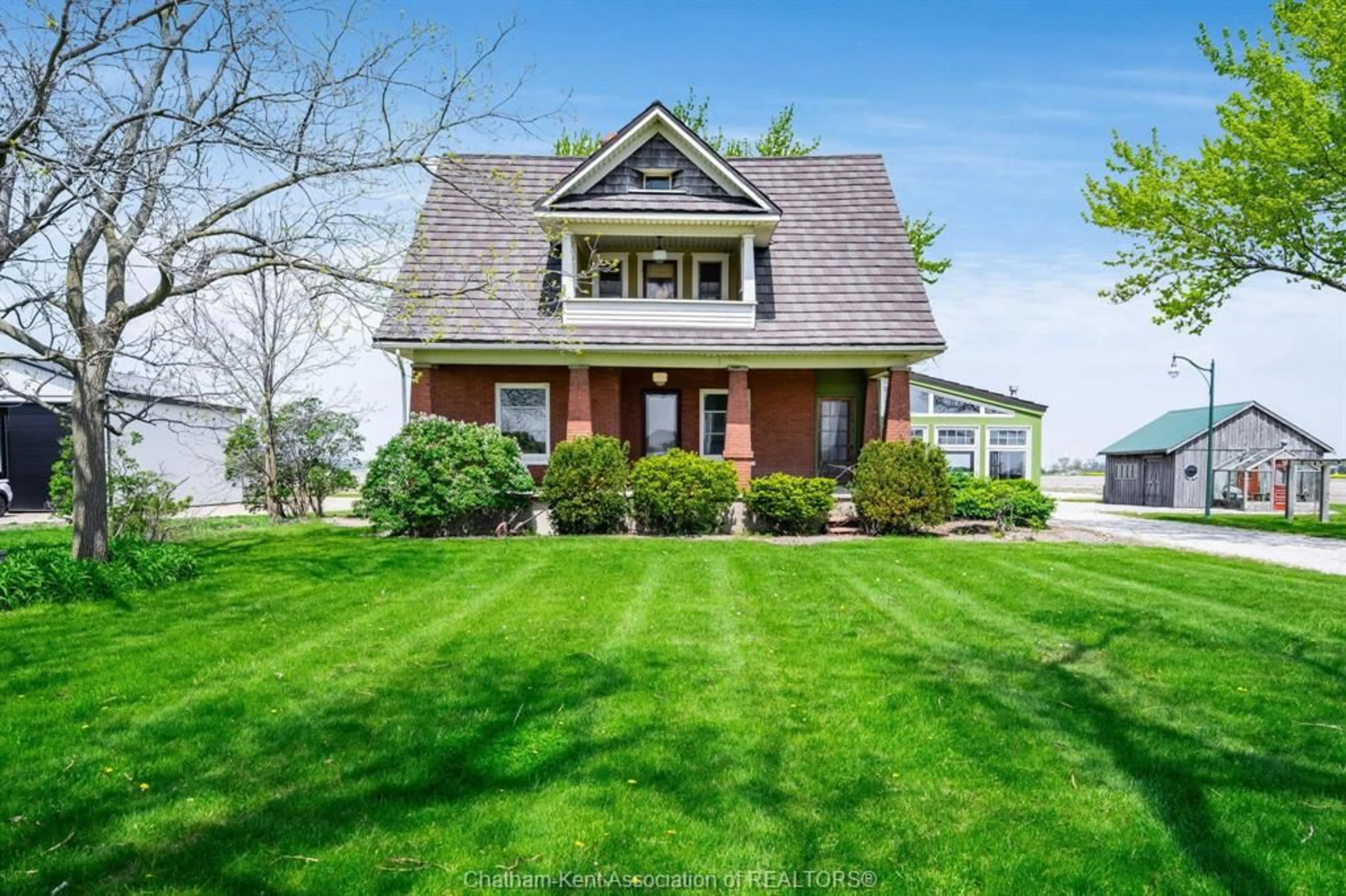Home with brick exterior material, water/lake/river/ocean view for 671 11th Concession Rd, Kingsville Ontario N0R 1V0