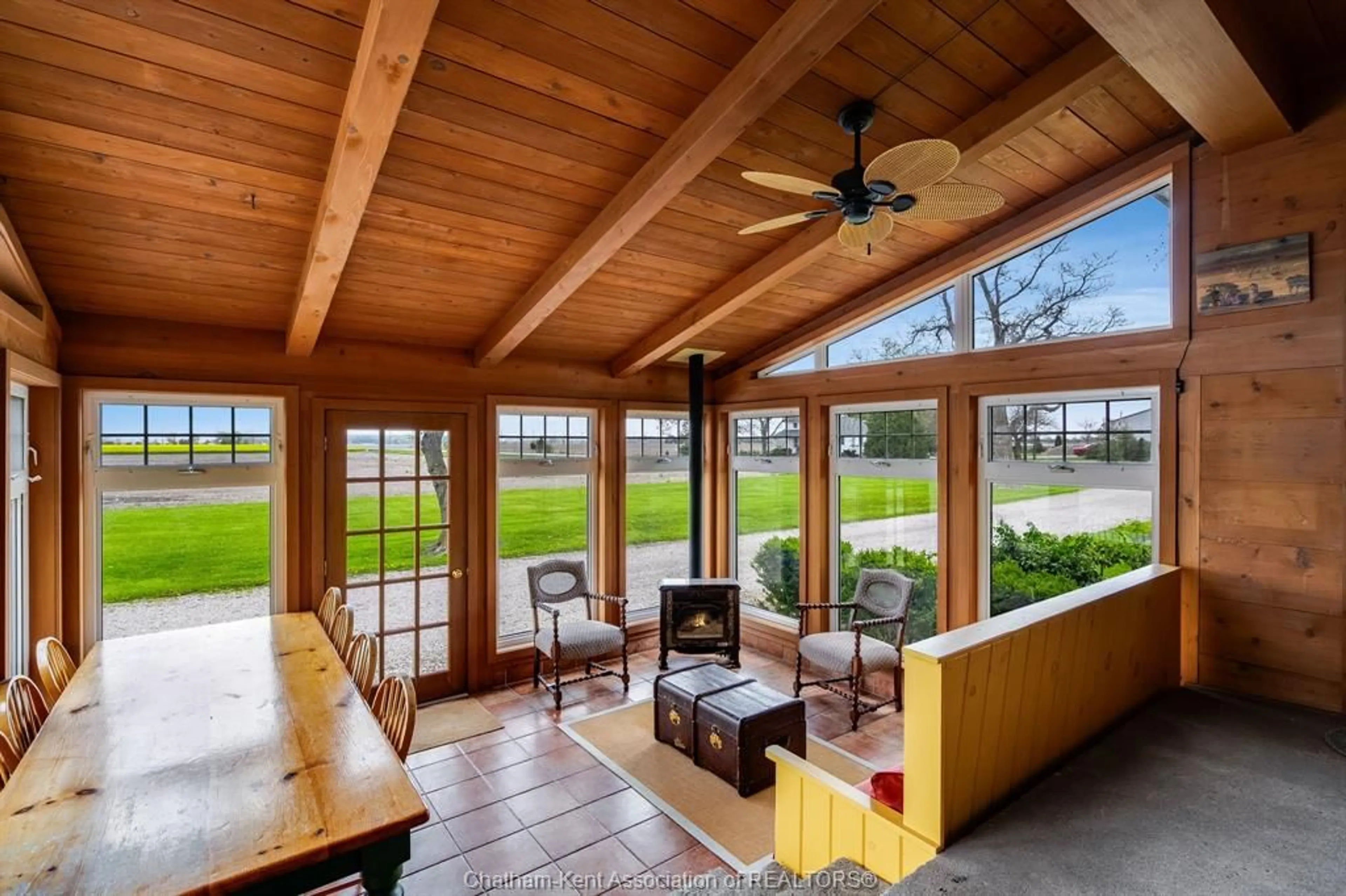 Patio, water/lake/river/ocean view for 671 11th Concession Rd, Kingsville Ontario N0R 1V0