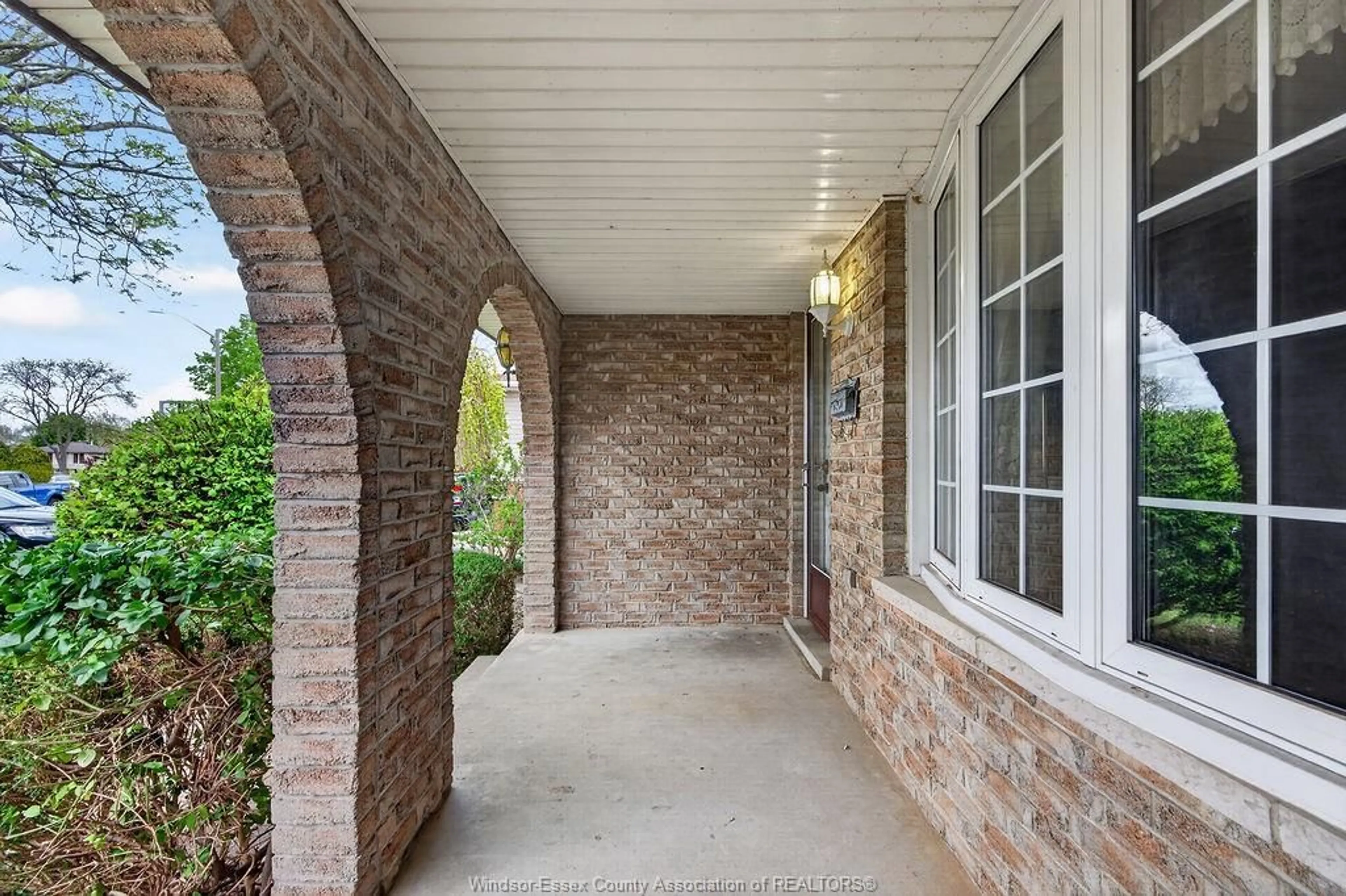 Unknown for 10626 Keating Cres, Windsor Ontario N8R 1T5