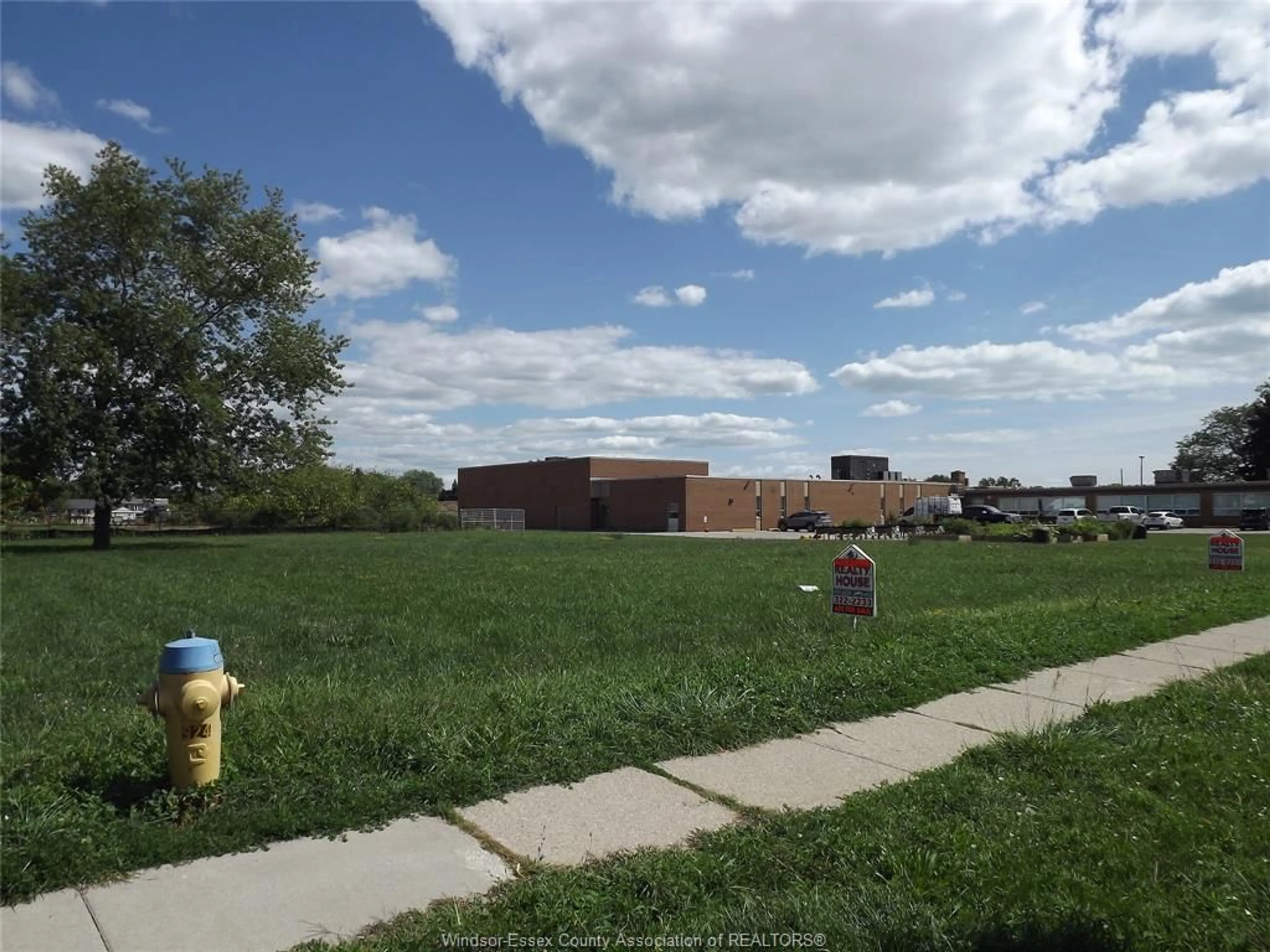 Blurry image for V/L Victoria St., Amherstburg Ontario N9V 2K2