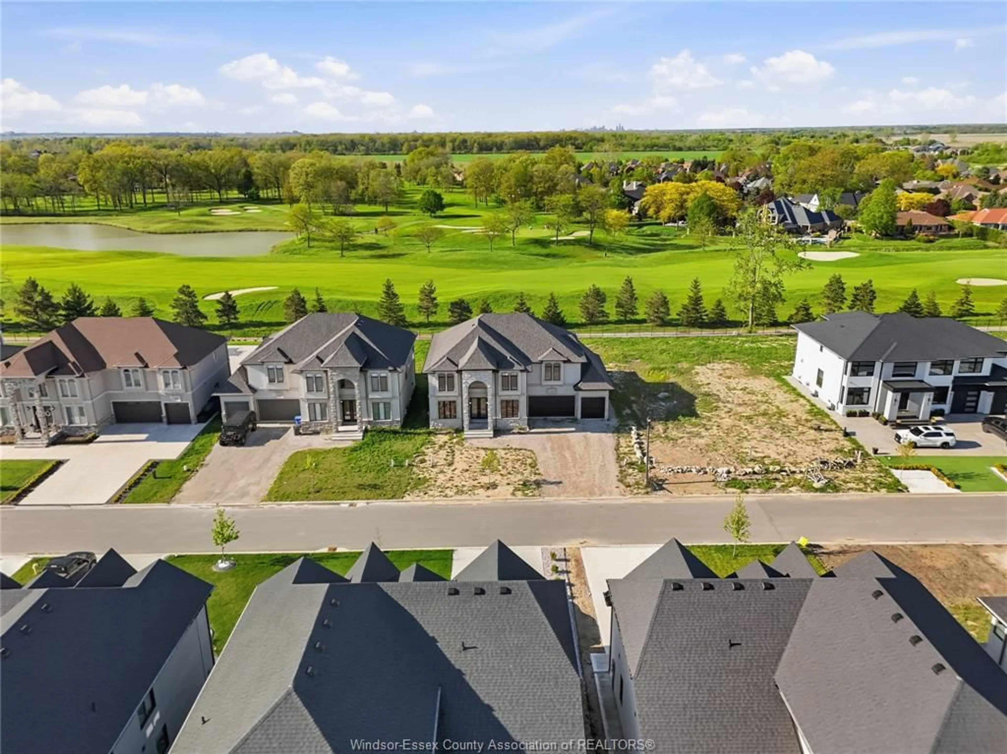 A pic from outside/outdoor area/front of a property/back of a property/a pic from drone, water/lake/river/ocean view for 336 BENSON Crt, Amherstburg Ontario N9V 0A8