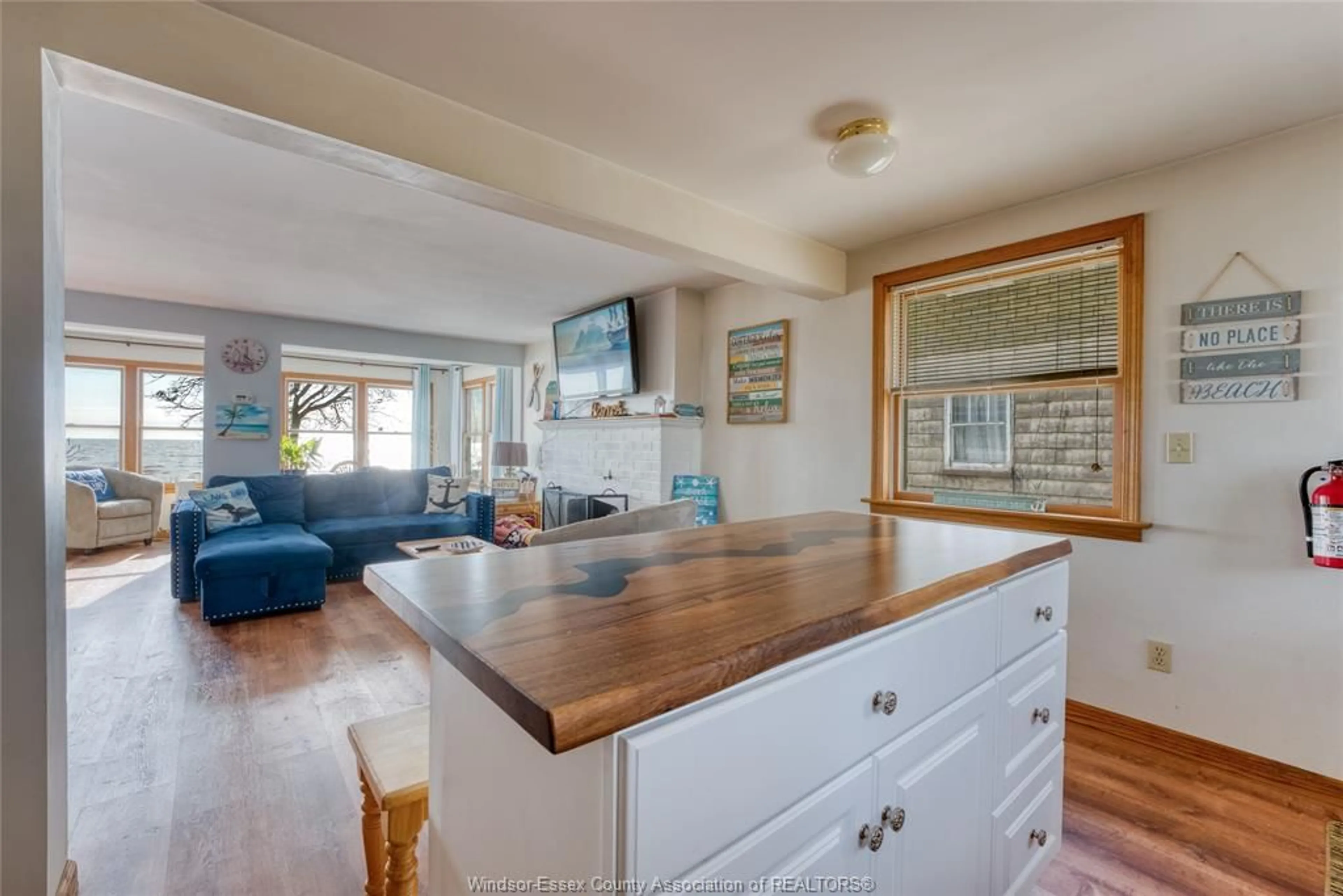 Open concept kitchen, unknown for 1049 HERITAGE Rd, Kingsville Ontario N9Y 2E6